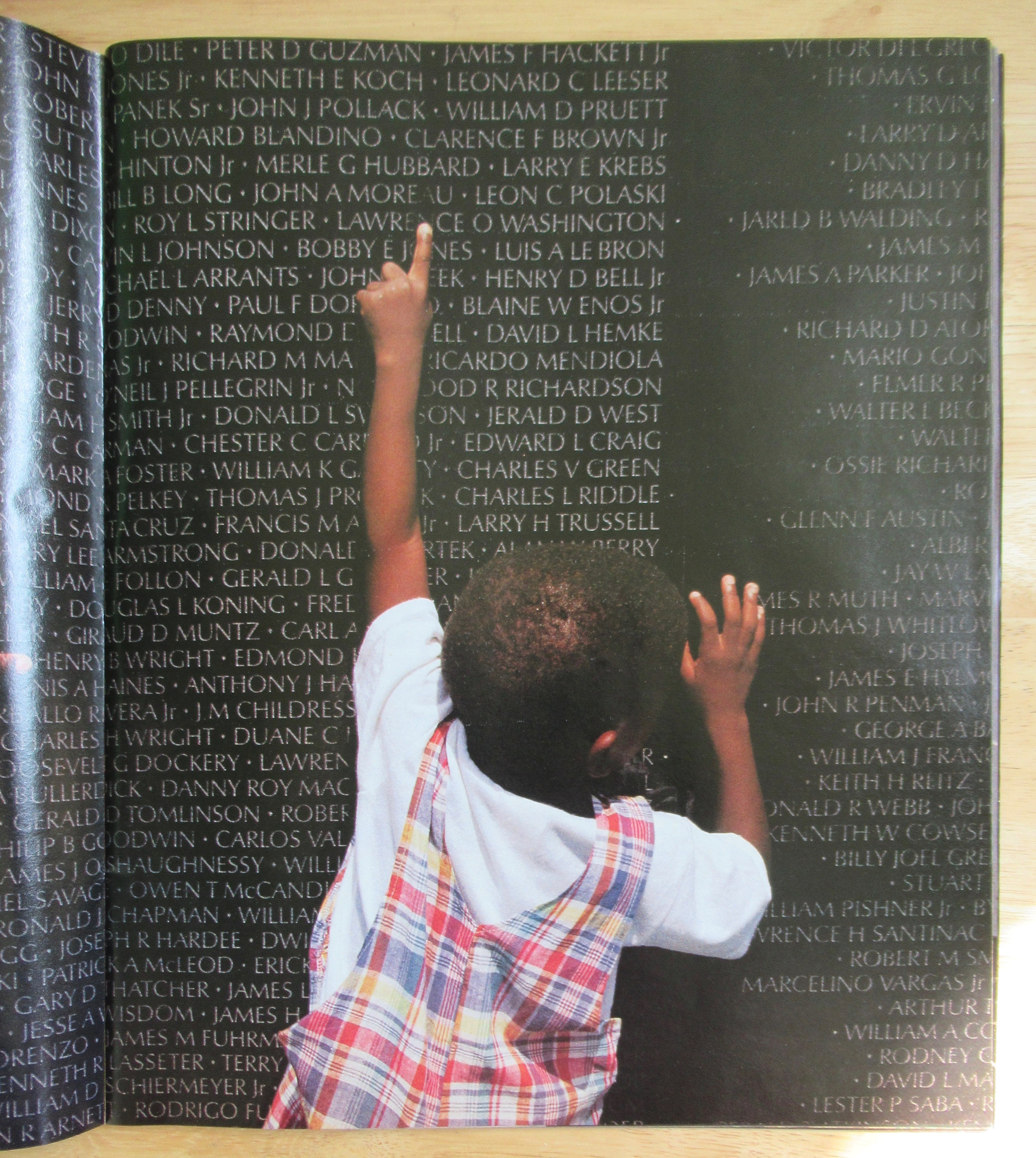 Life Magazine November 1992 Facing The Wall