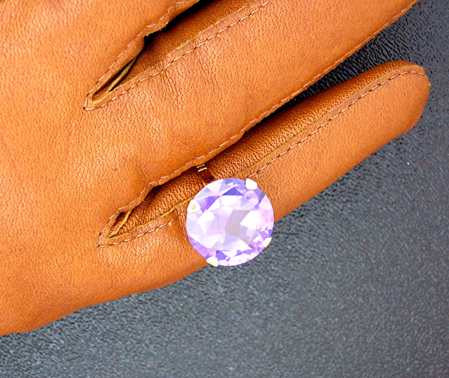 Ring  14K Gold & 13ct  Synthetic Alexandrite