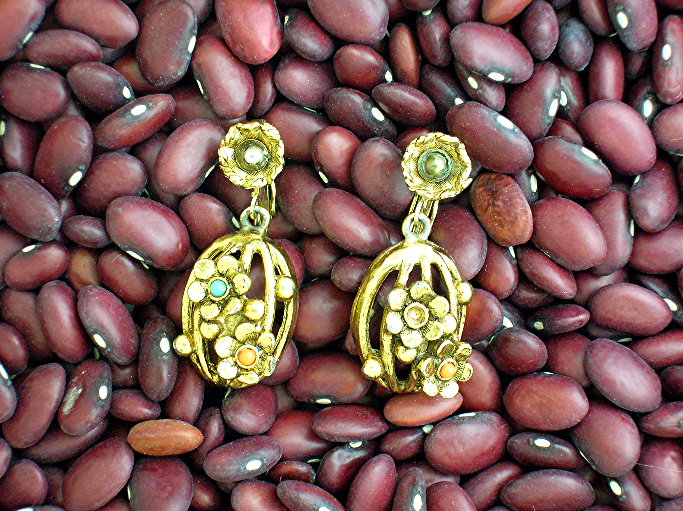 Beautiful Vintage Dangling Clip Earrings