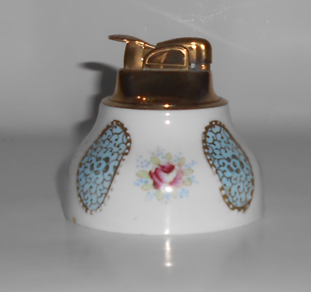 VINTAGE Porcelain w/Gold Evans Butane Lighter