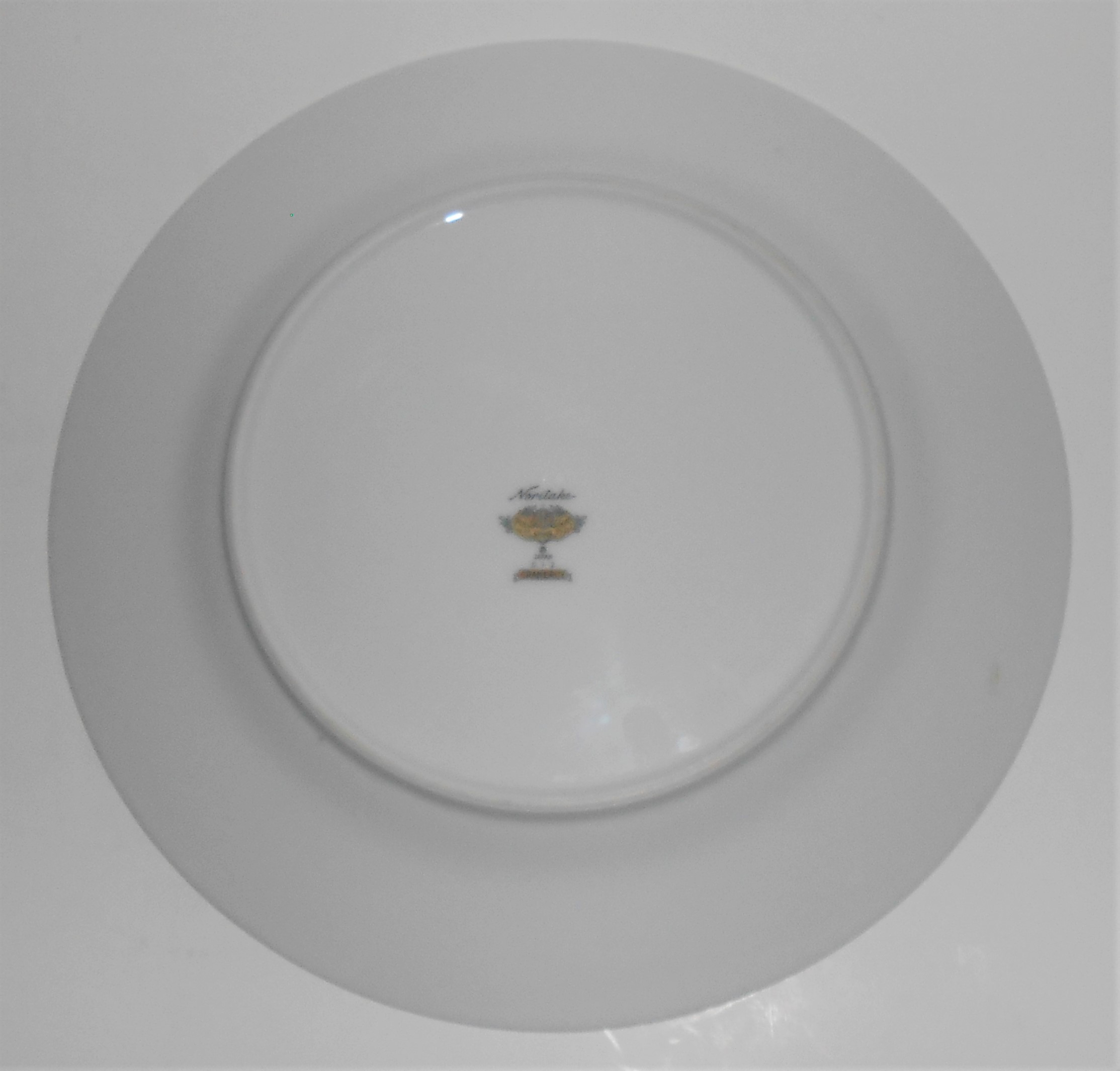 Noritake Porcelain China Gramercy 512 W/Gold Dinner Pla