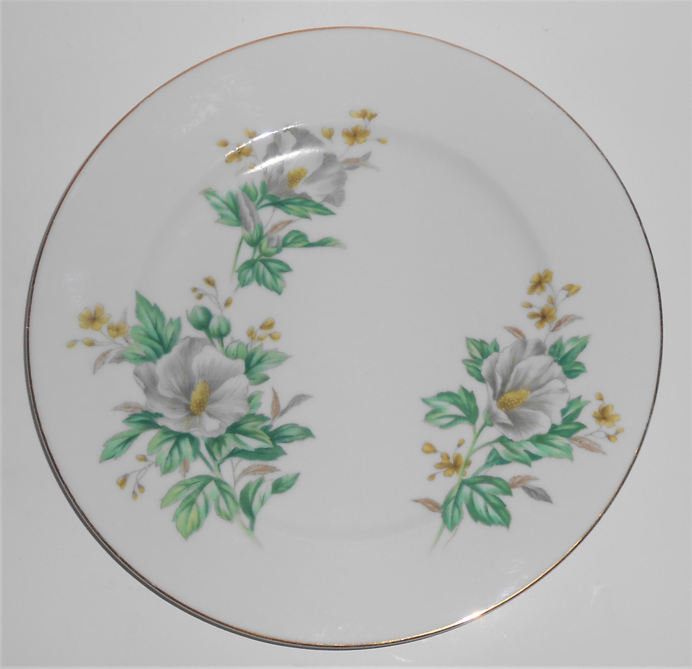 Noritake Porcelain China Gramercy 512 W/Gold Dinner Pla