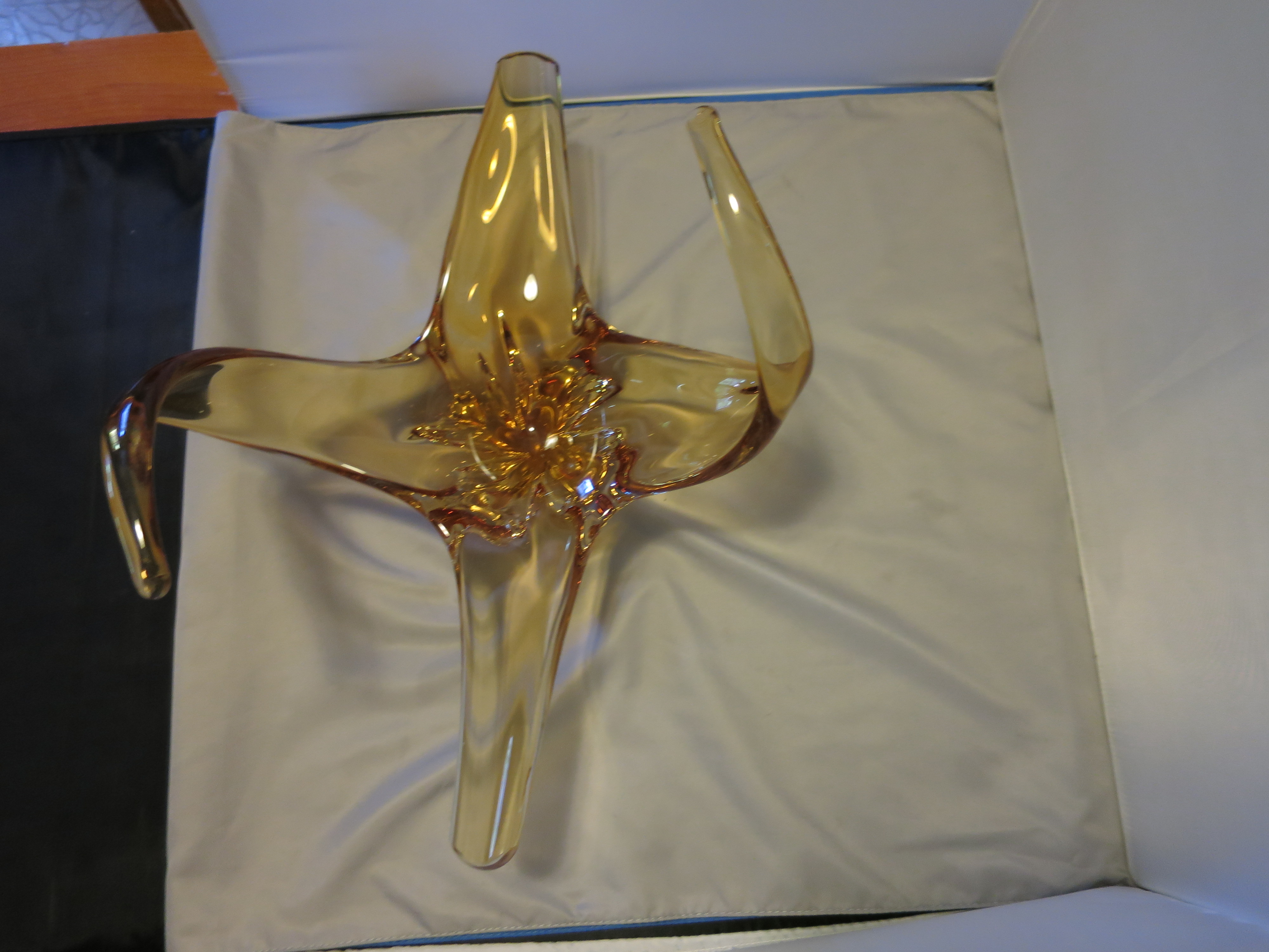 Canada Glass Chalet Spike Art Glass Bowl