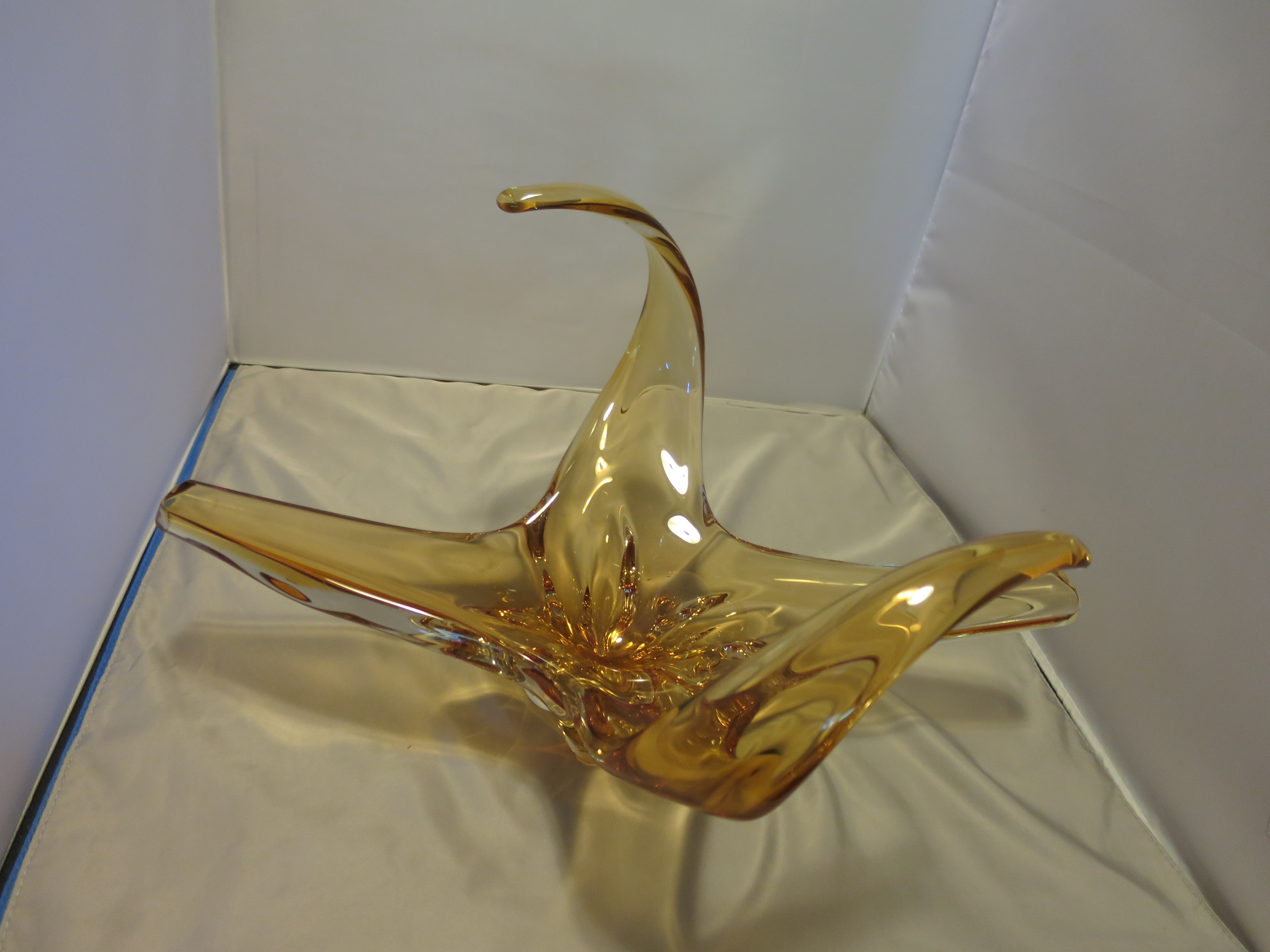 Canada Glass Chalet Spike Art Glass Bowl
