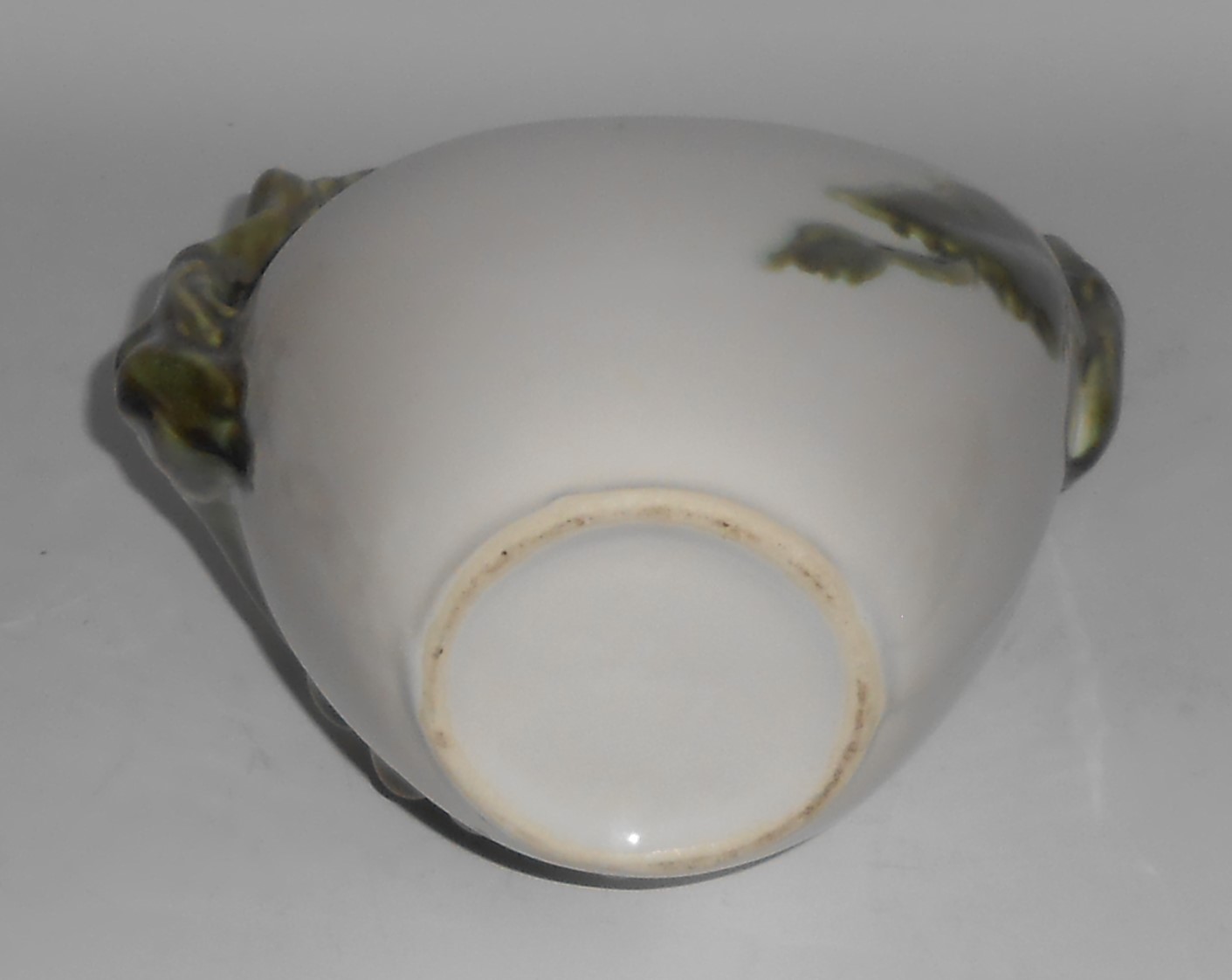 Hull Art Pottery Tokay #6 Handled Basket #2