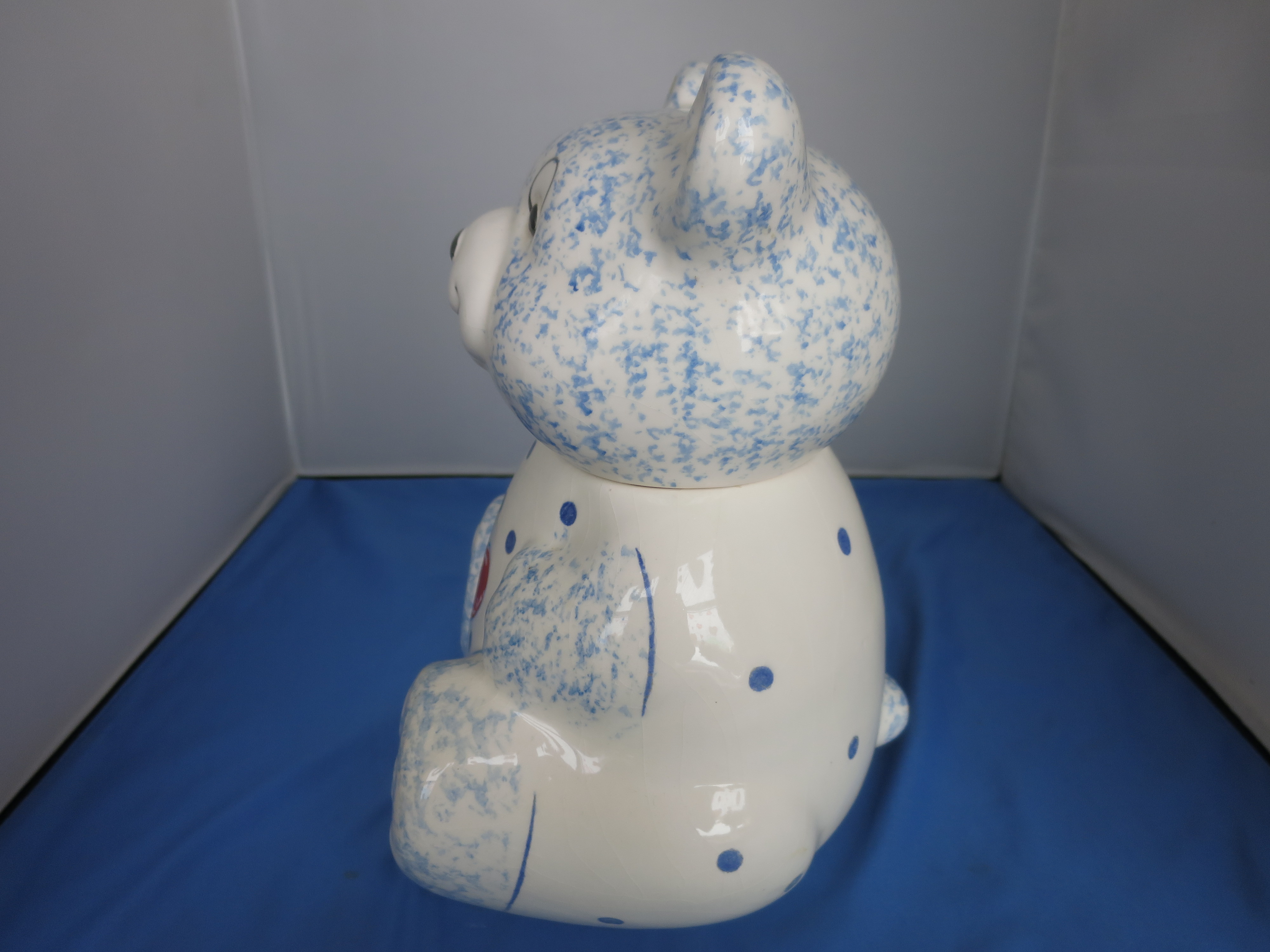 Bear Cookie Jar Heart Made in Brazil Sponge-ware Motif