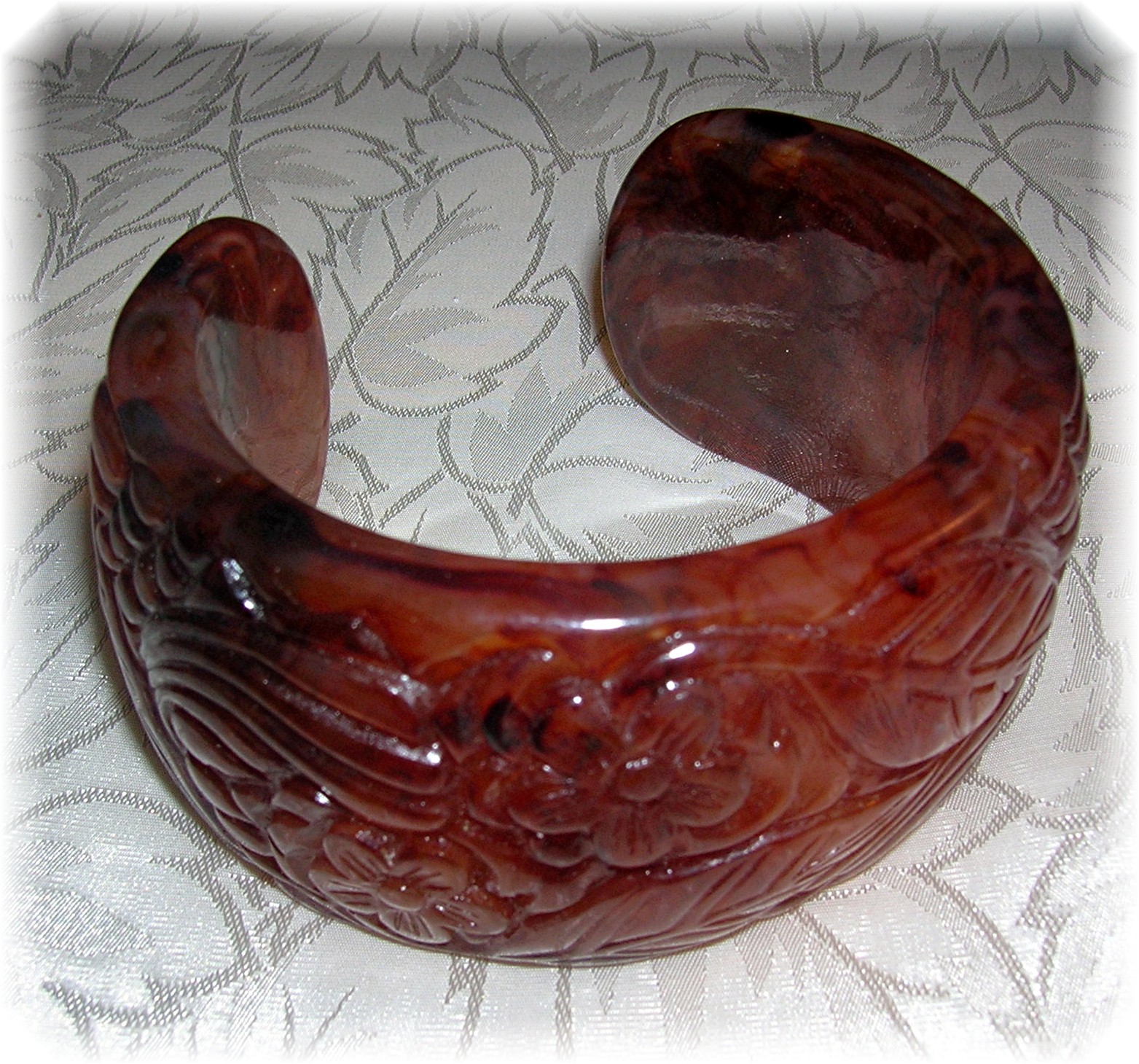 Lucite/Bakelite Leaves and Flowers Bracelet