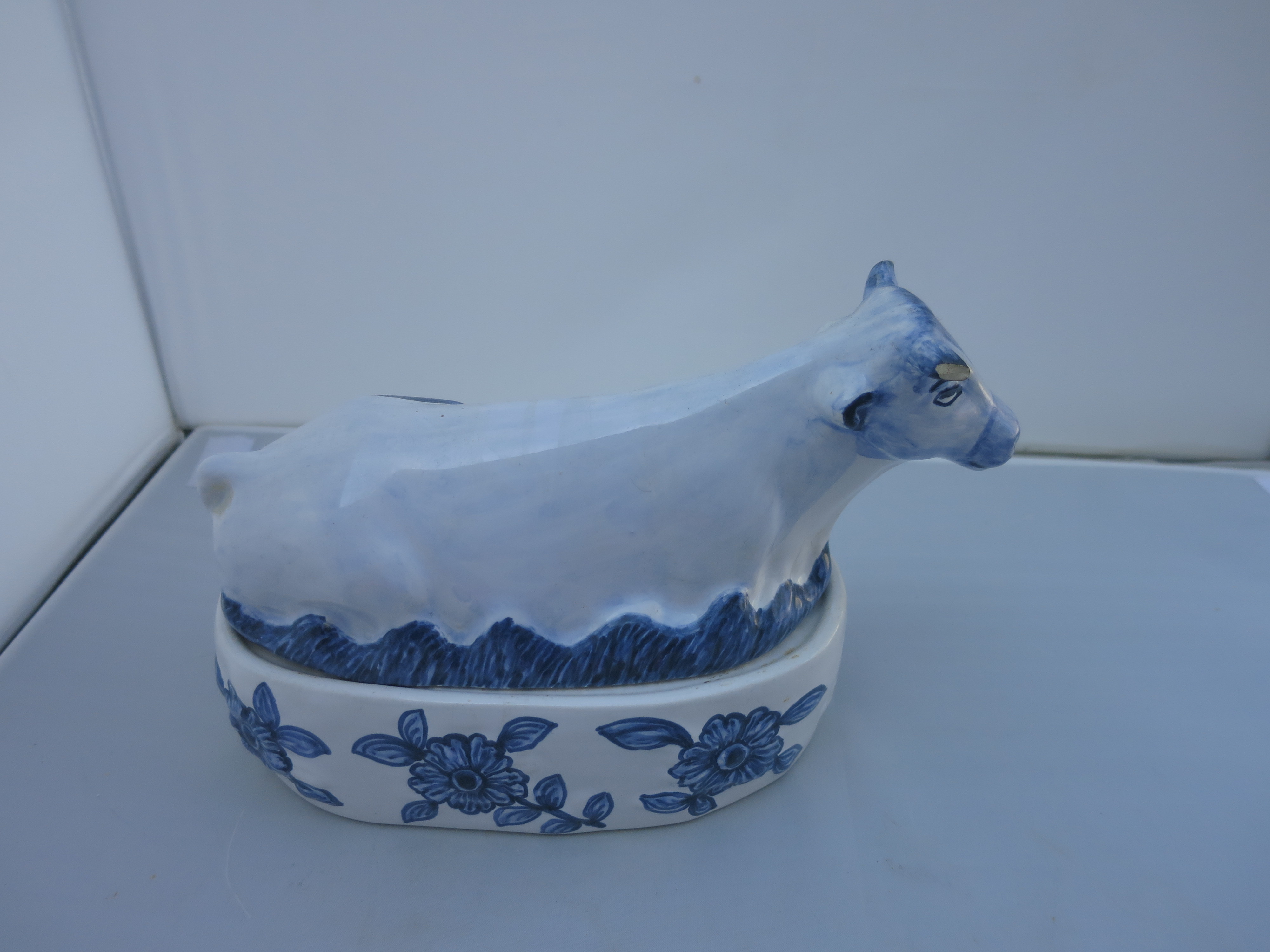 cow bull covered dish 327 Eximious hand painted made in Portugal