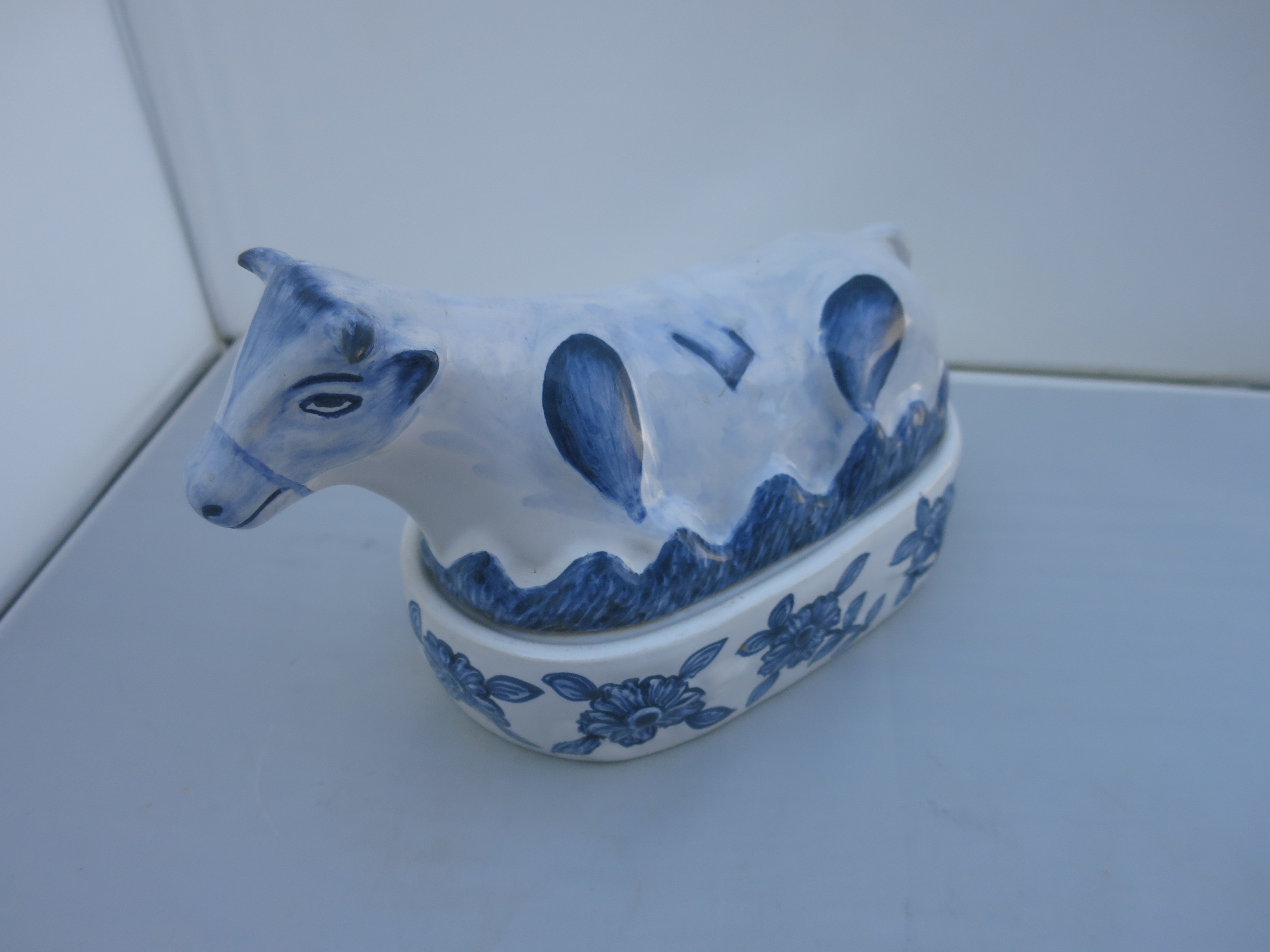 cow bull covered dish 327 Eximious hand painted made in Portugal