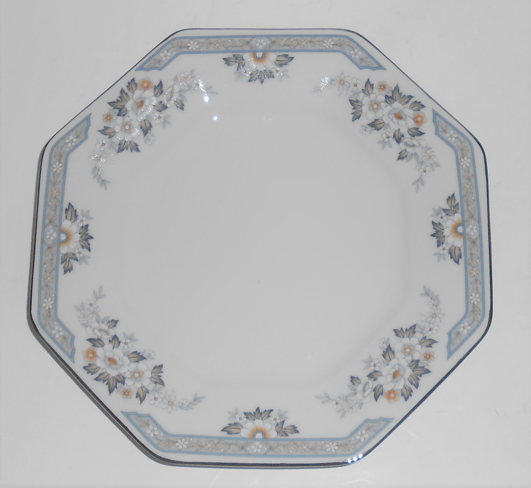 Mikasa Fine China Platinum Band Dana Bread Plate