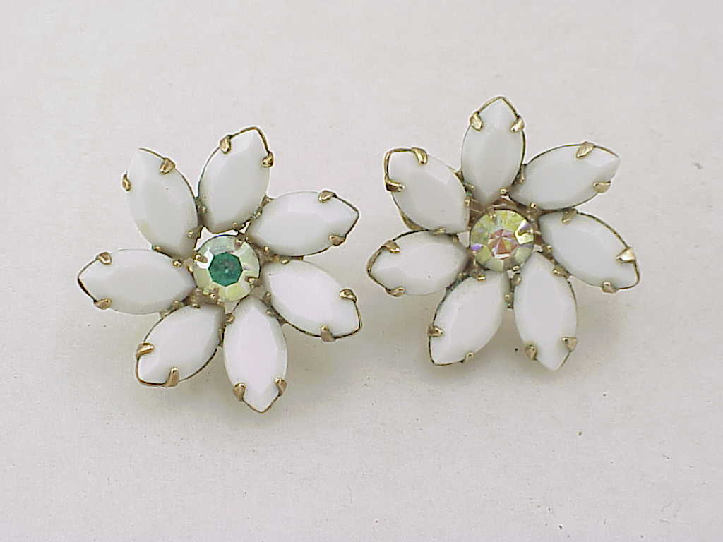 Vintage White Milk Glass And Rhinestone Flower Brooch Earrings Set