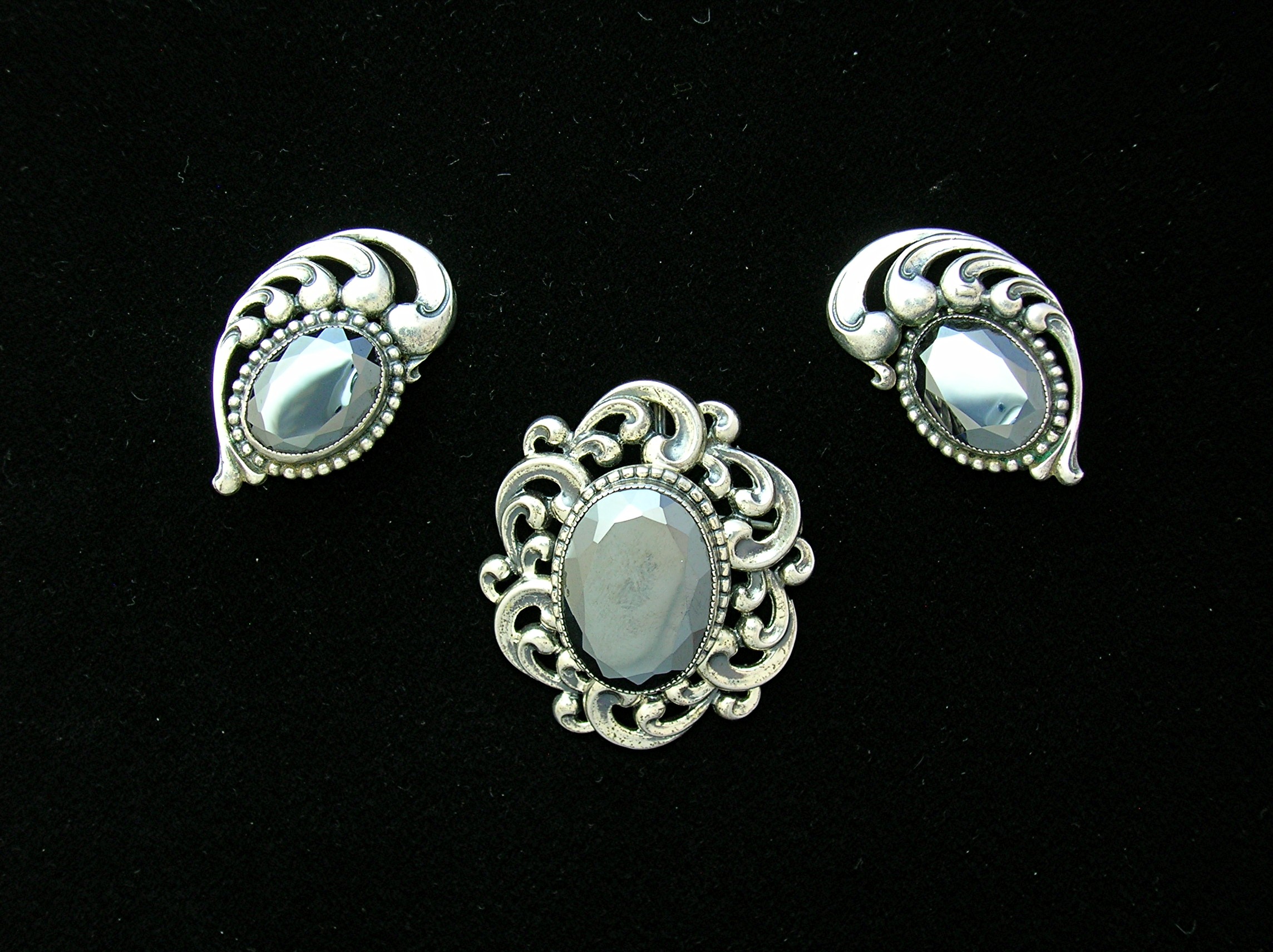 DANECRAFT Sterling Silver Hematite Brooch and Clip  Ear
