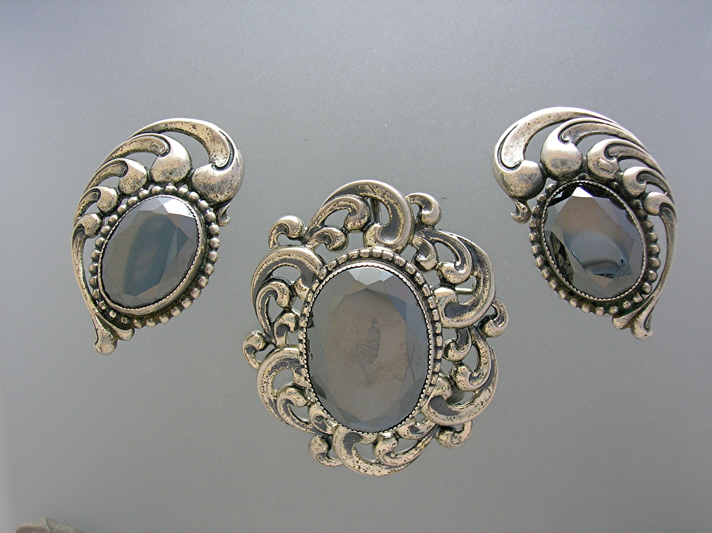 DANECRAFT Sterling Silver Hematite Brooch and Clip  Ear