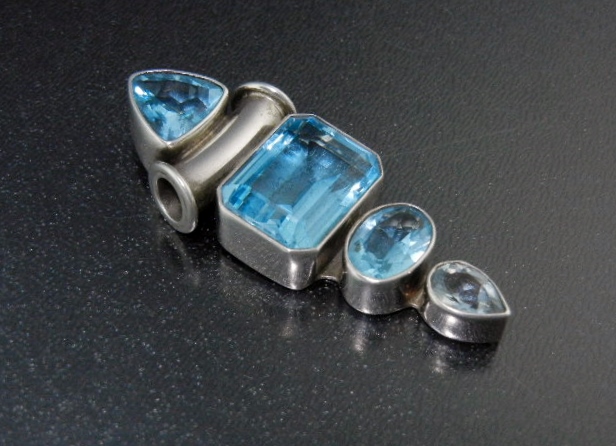 CHARLES ALBERT Blue Topaz Sterling Silver Pendant