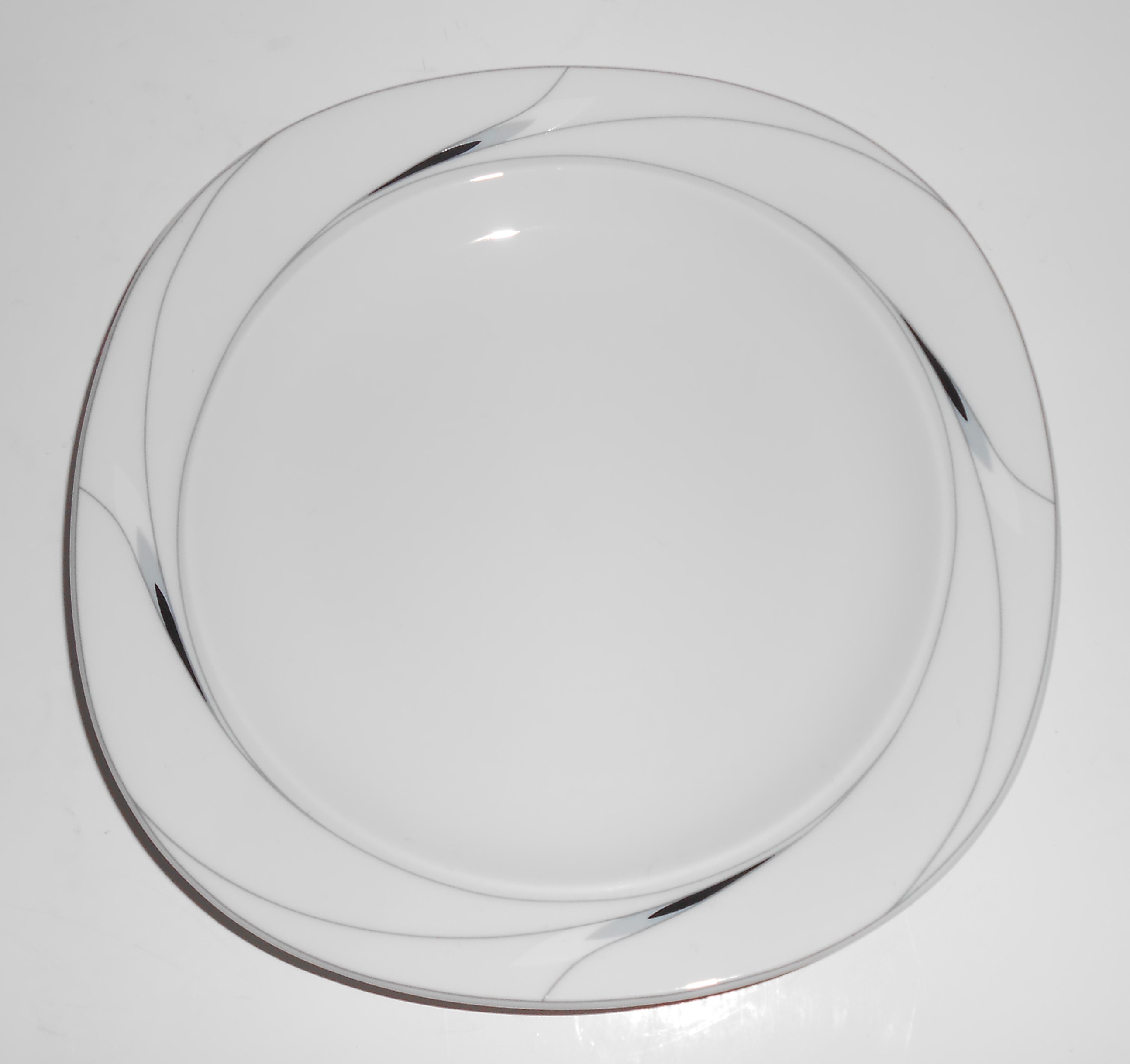 Mikasa Fine China Caviar Salad Plate