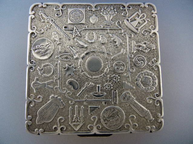 Compact Sterling Silver Zodiac Compact D.K Depose