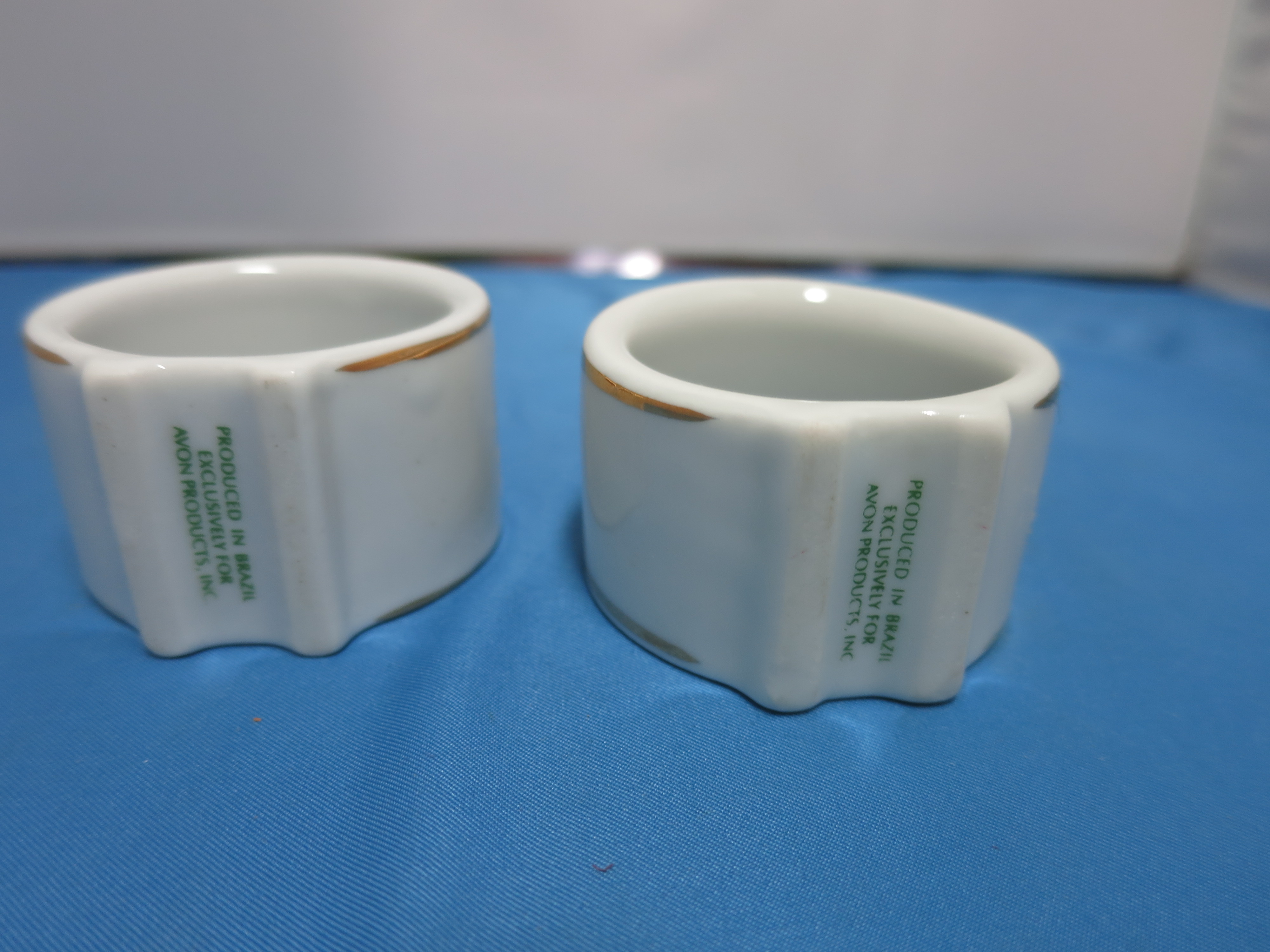 Avon Brazil Porcelain Napkin Rings Strawberry set of 2