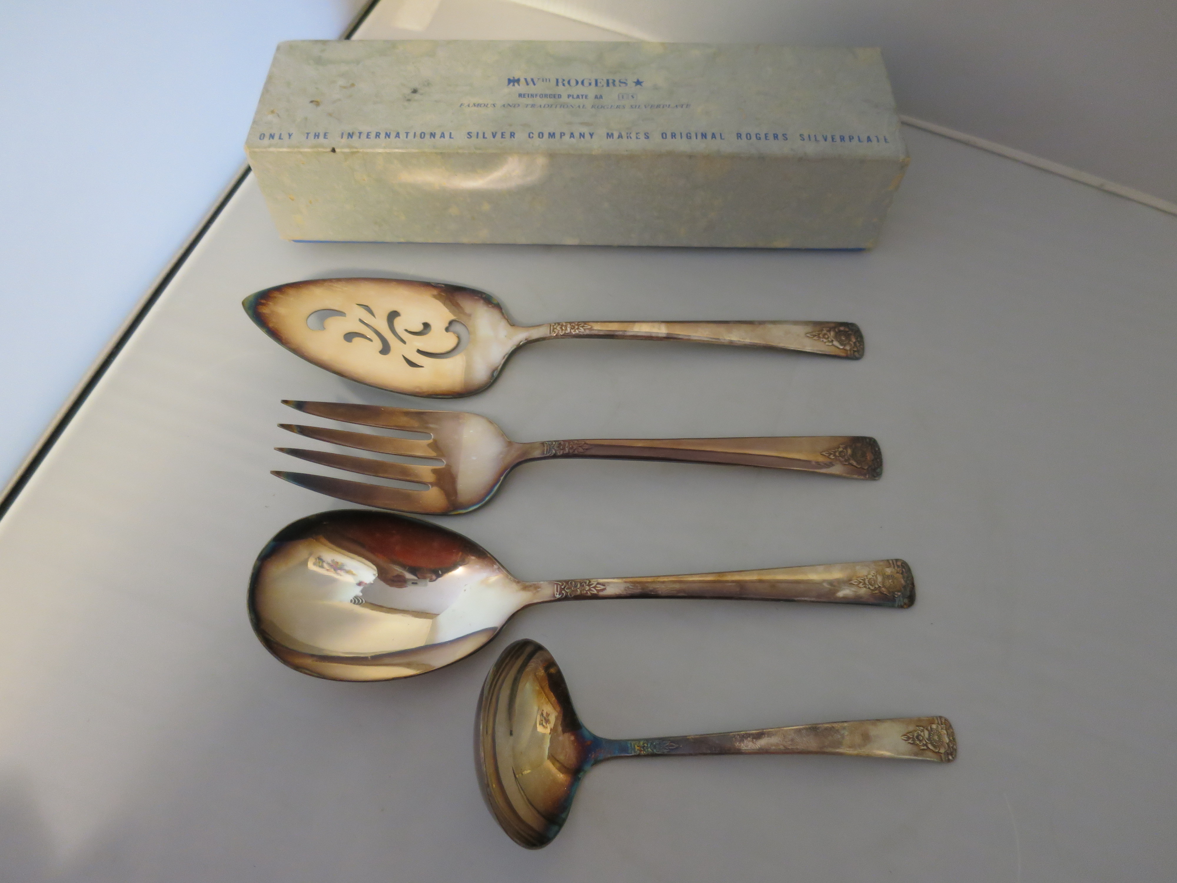 Wm Rogers Spring Charm 4 pc Hostess Set International Silver
