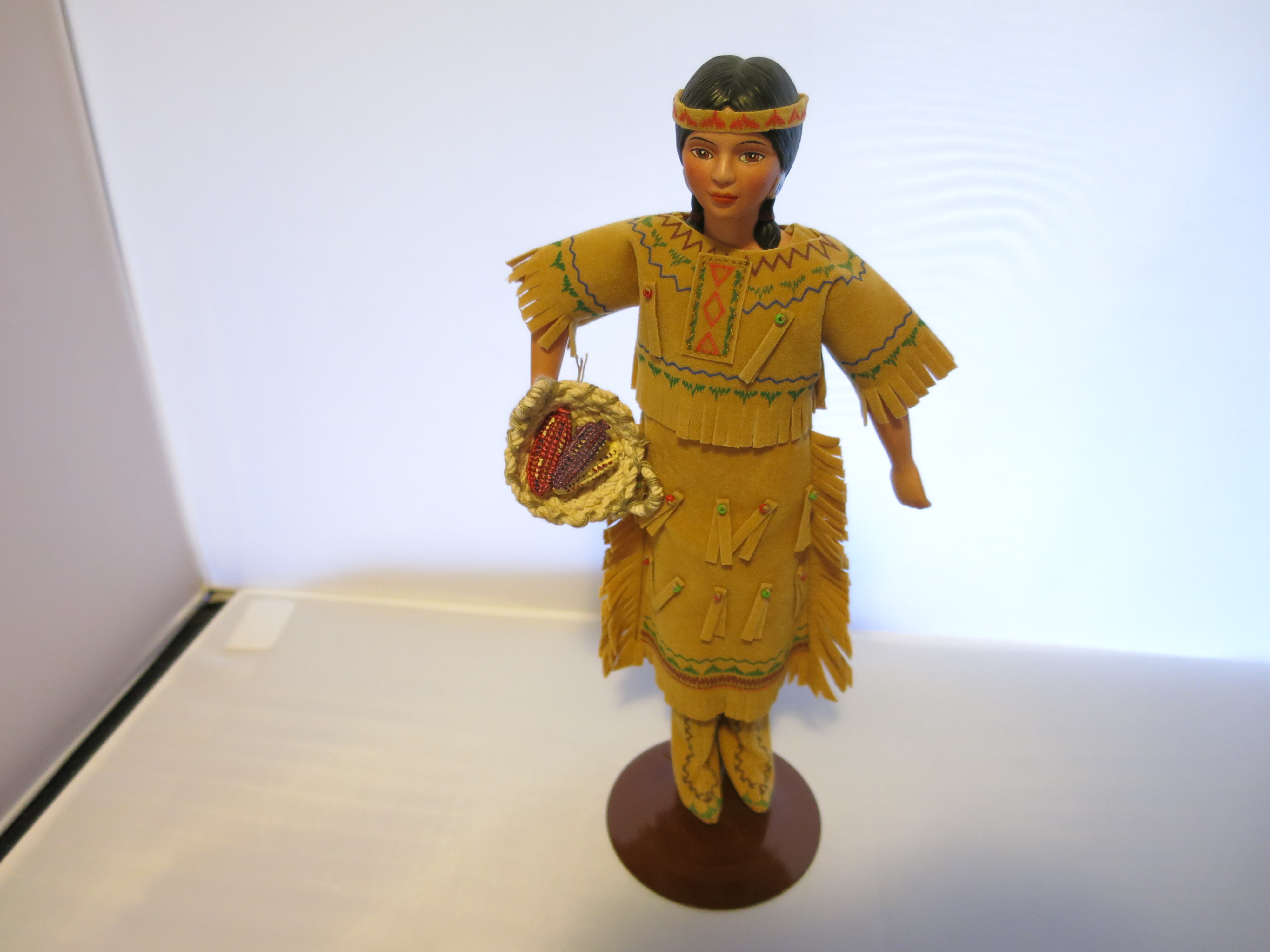 Avon Porcelain Indian doll Collectable 1991 Tasime