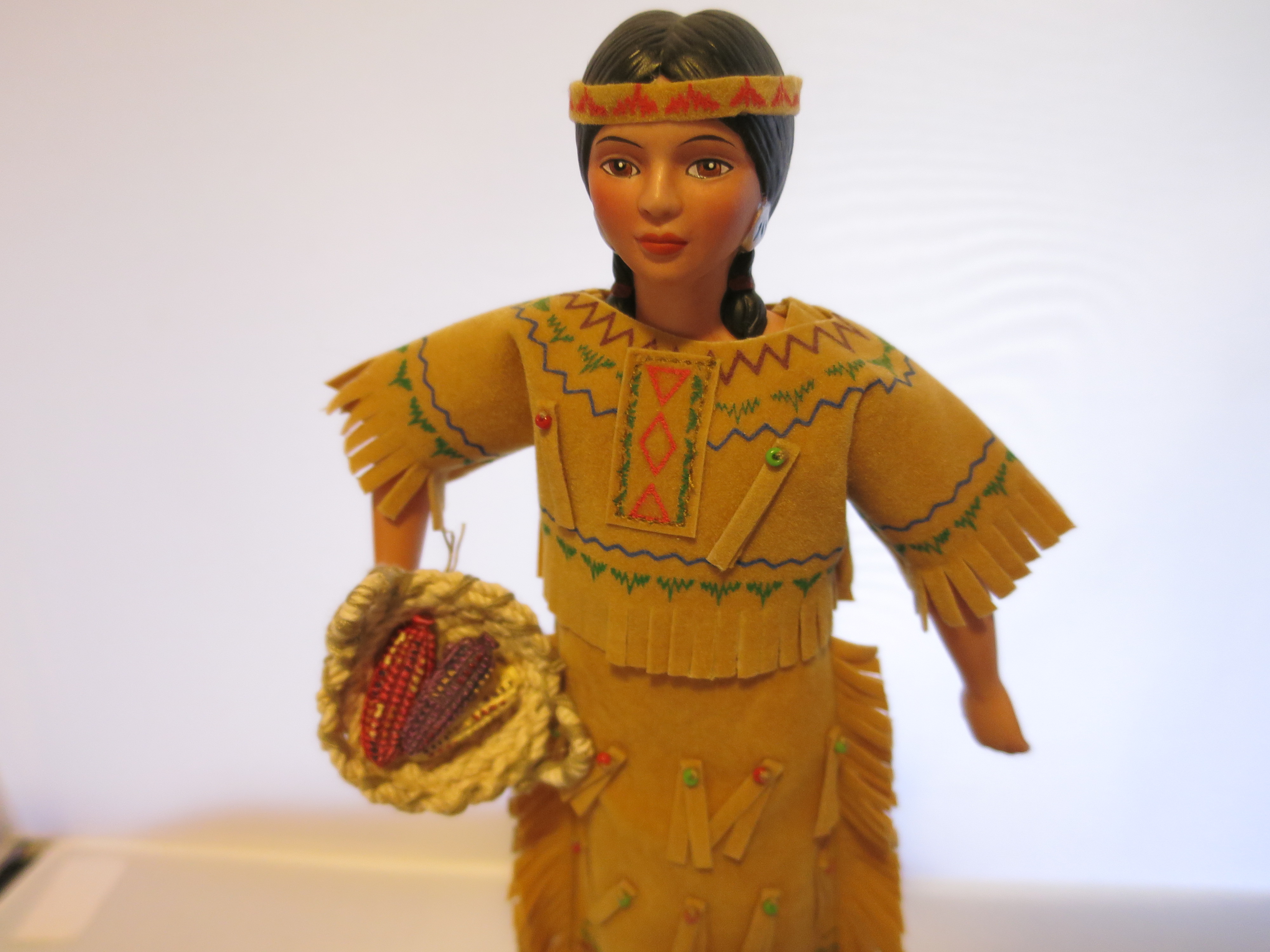 Avon Porcelain Indian doll Collectable 1991 Tasime