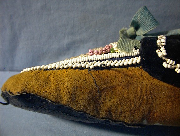 Native American Handbeaded Moccasins 40s