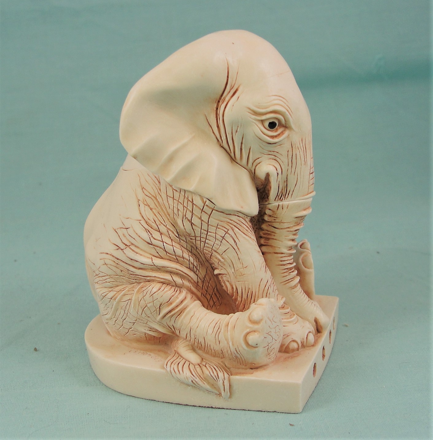Harmony Kingdom Elephant named Ivory Trinket Box