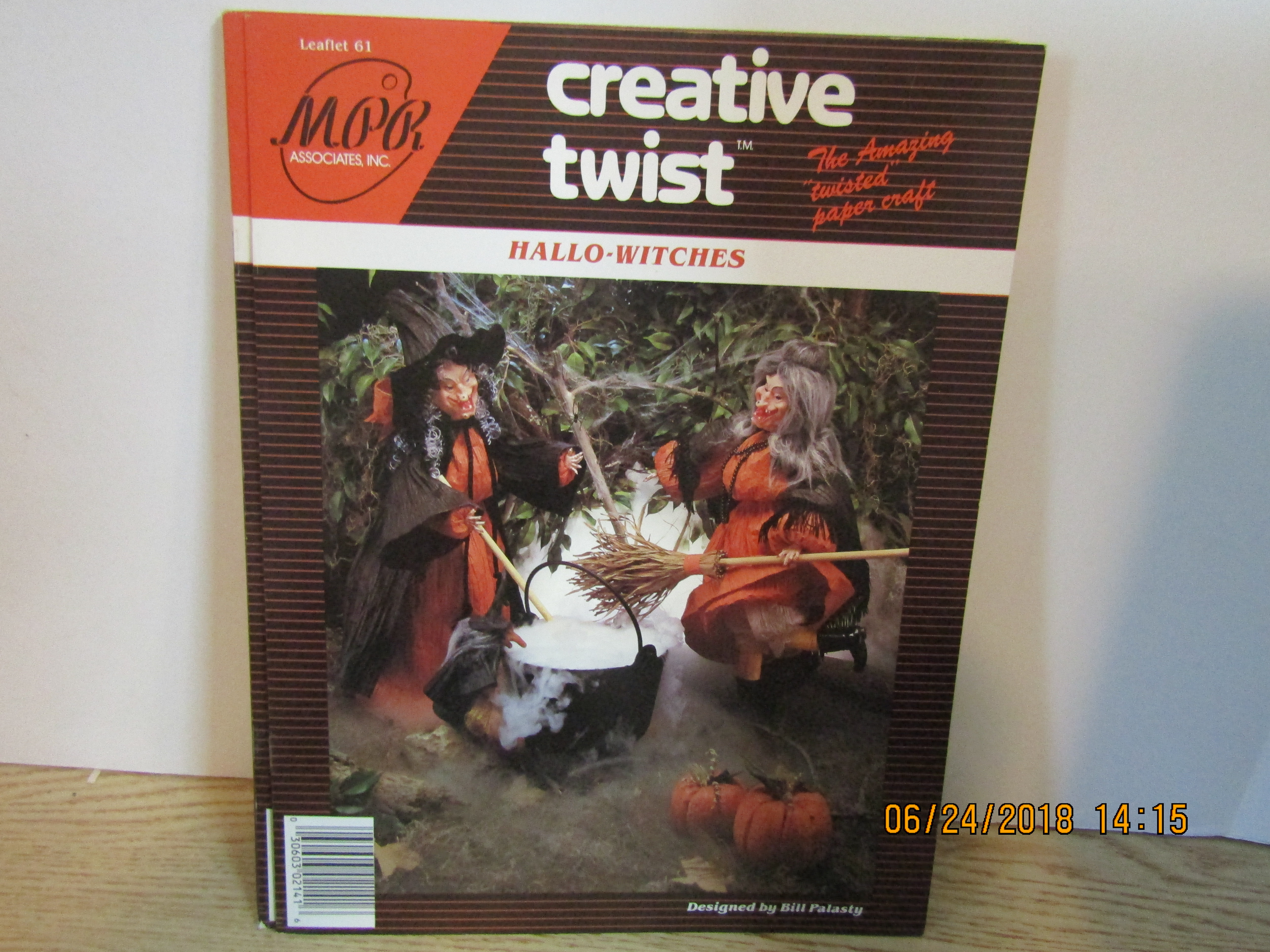 Creative Twist Paper Craft Book Hallo-Witches