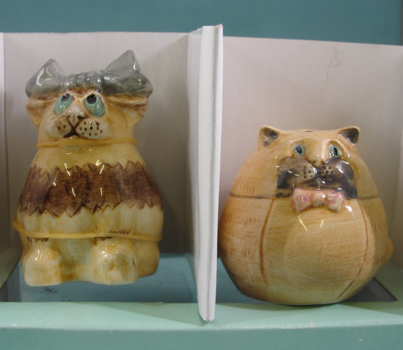 Pot Bellys Bow and Bow Tie Cats Shakers