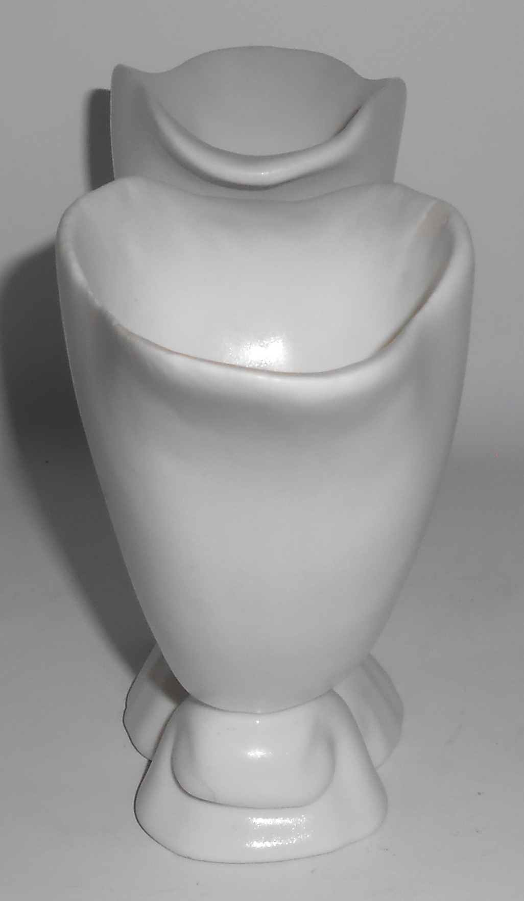 Bauer Pottery Atlanta Ivory Double Cornucopia Vase