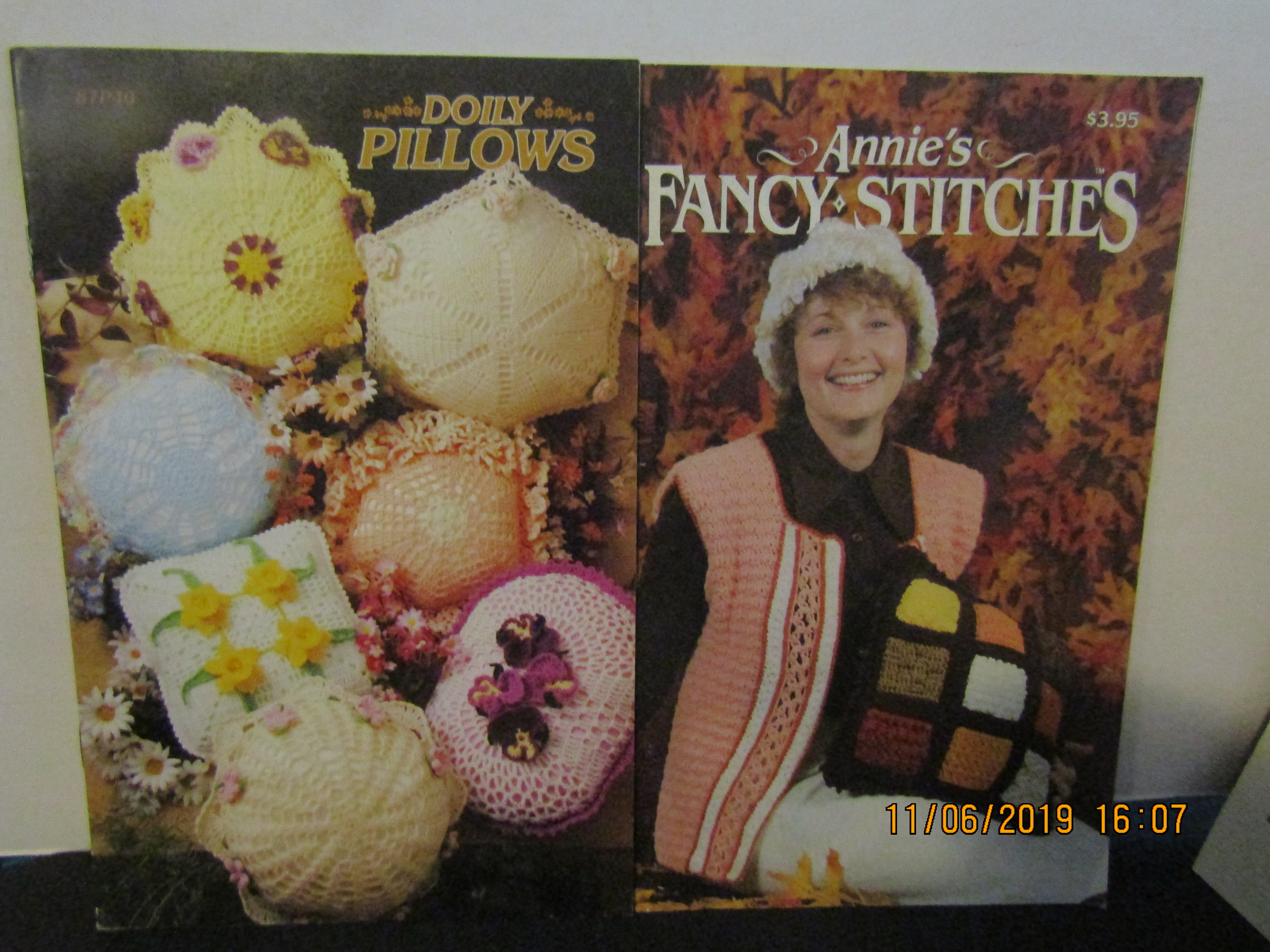 Annie's Booklets Doily Pillows & Quick & Fancy Stitches