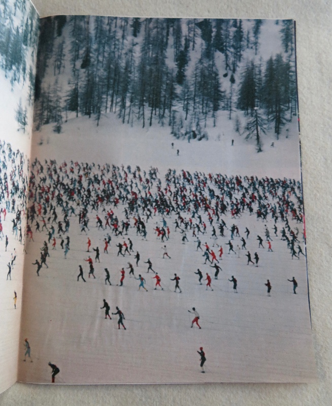Time Magazine December 25, 1972 Holiday On Skis