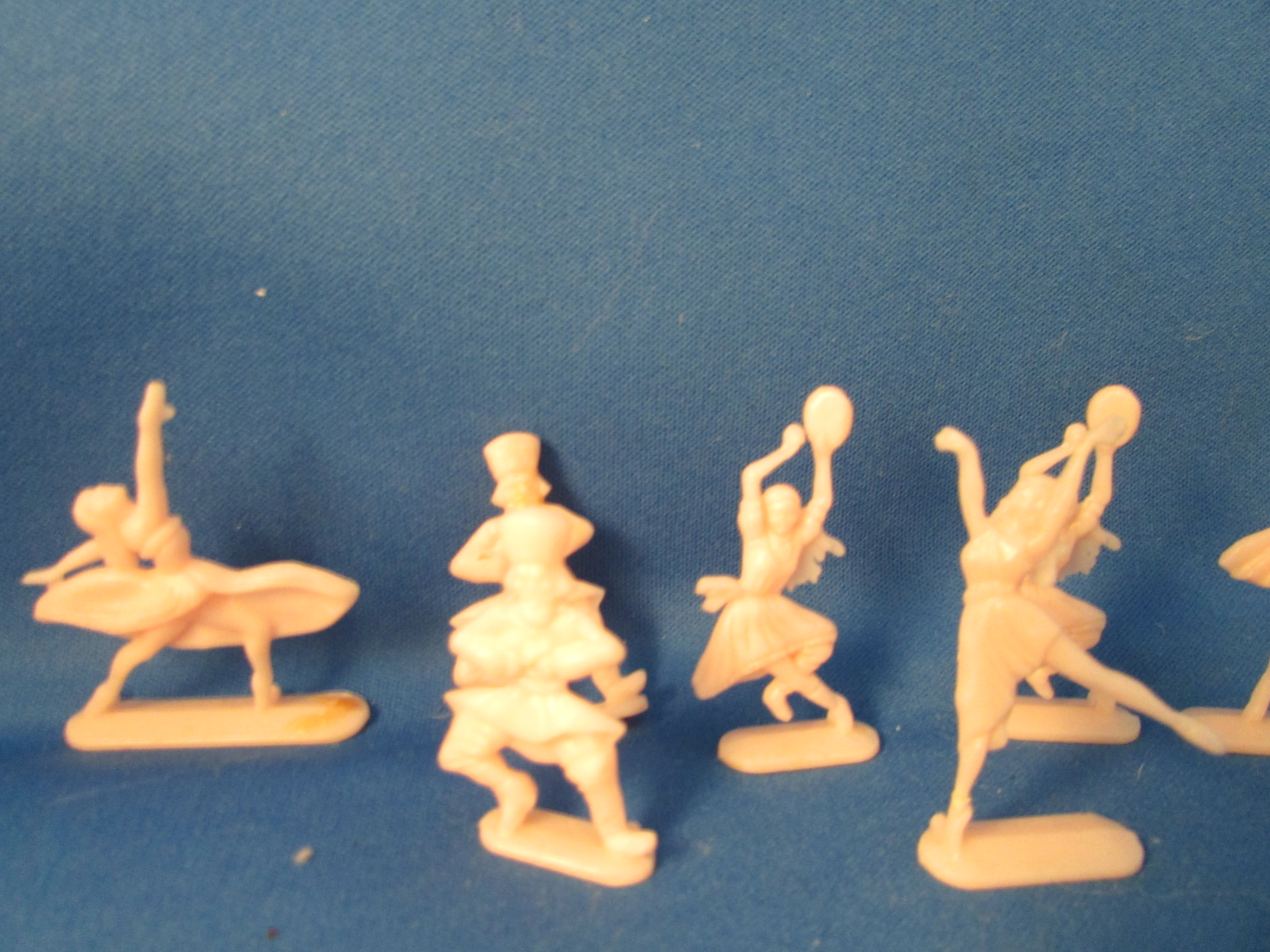 Dancing People Cake Decoration