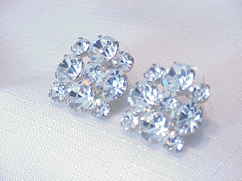 Brilliant Clear Rhinestone Pierced Earrings