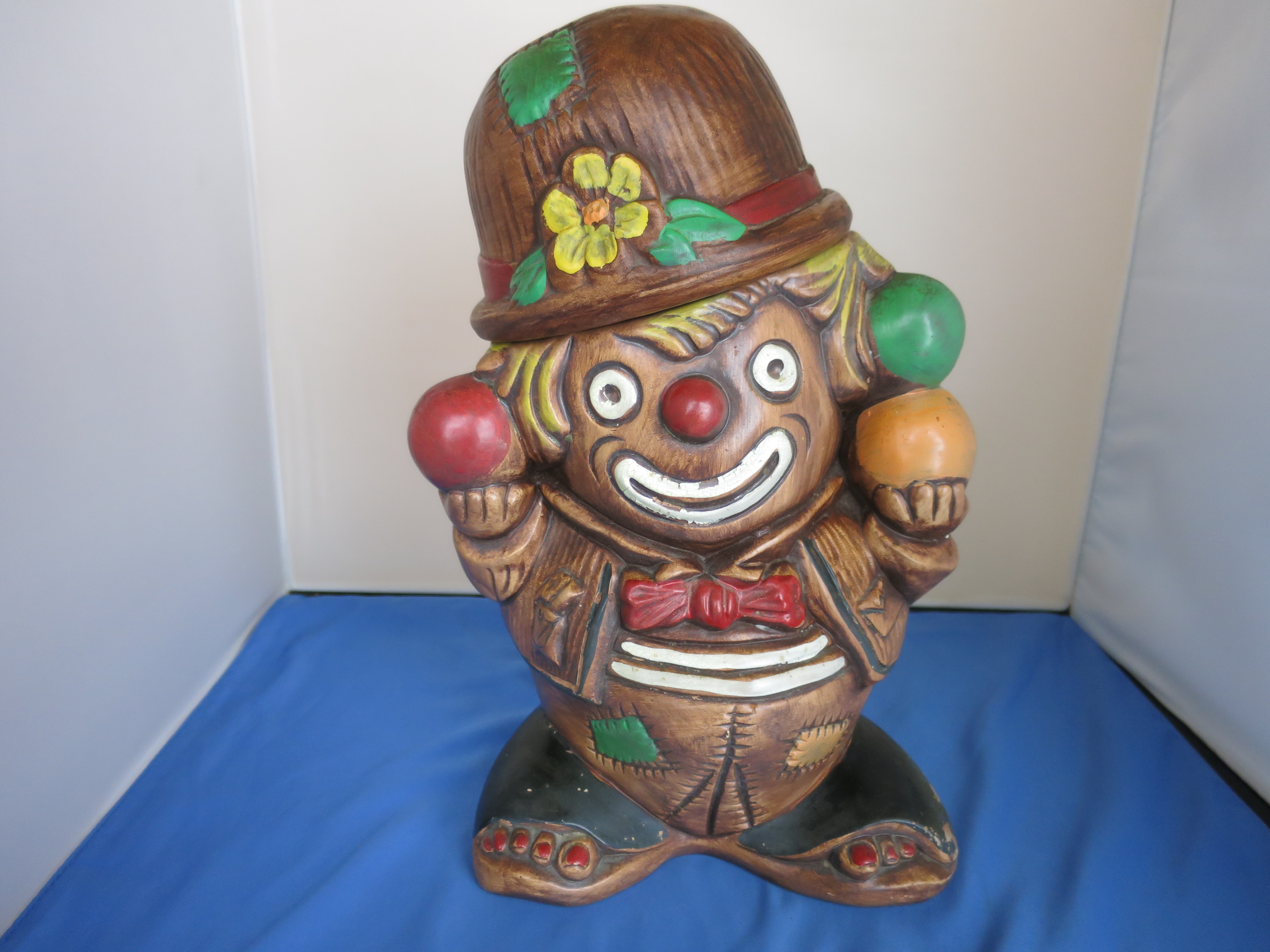 California Originals Juggling Clown Cookie Jar Snyder