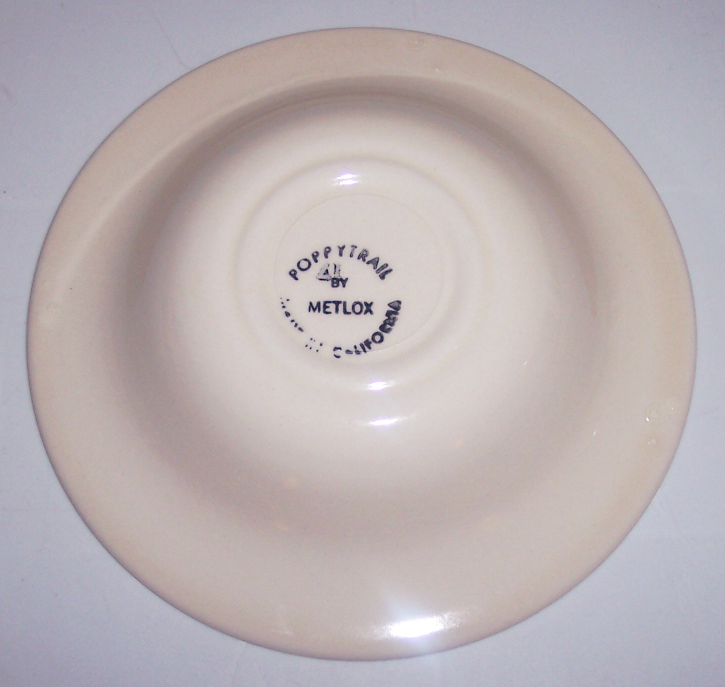 Metlox Pottery Poppy Trail Red Rooster Fruit Bowl