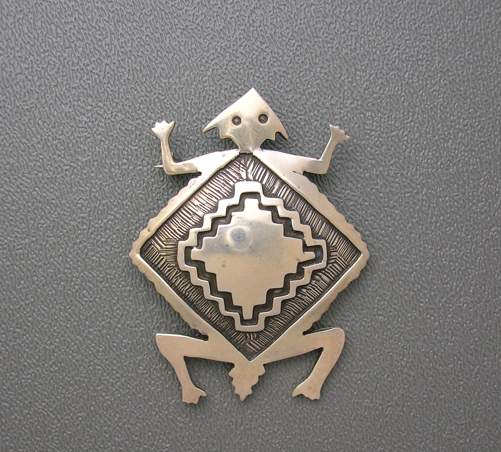 Sterling Silver P. YELLOWHORSE Lizard Brooch Pin