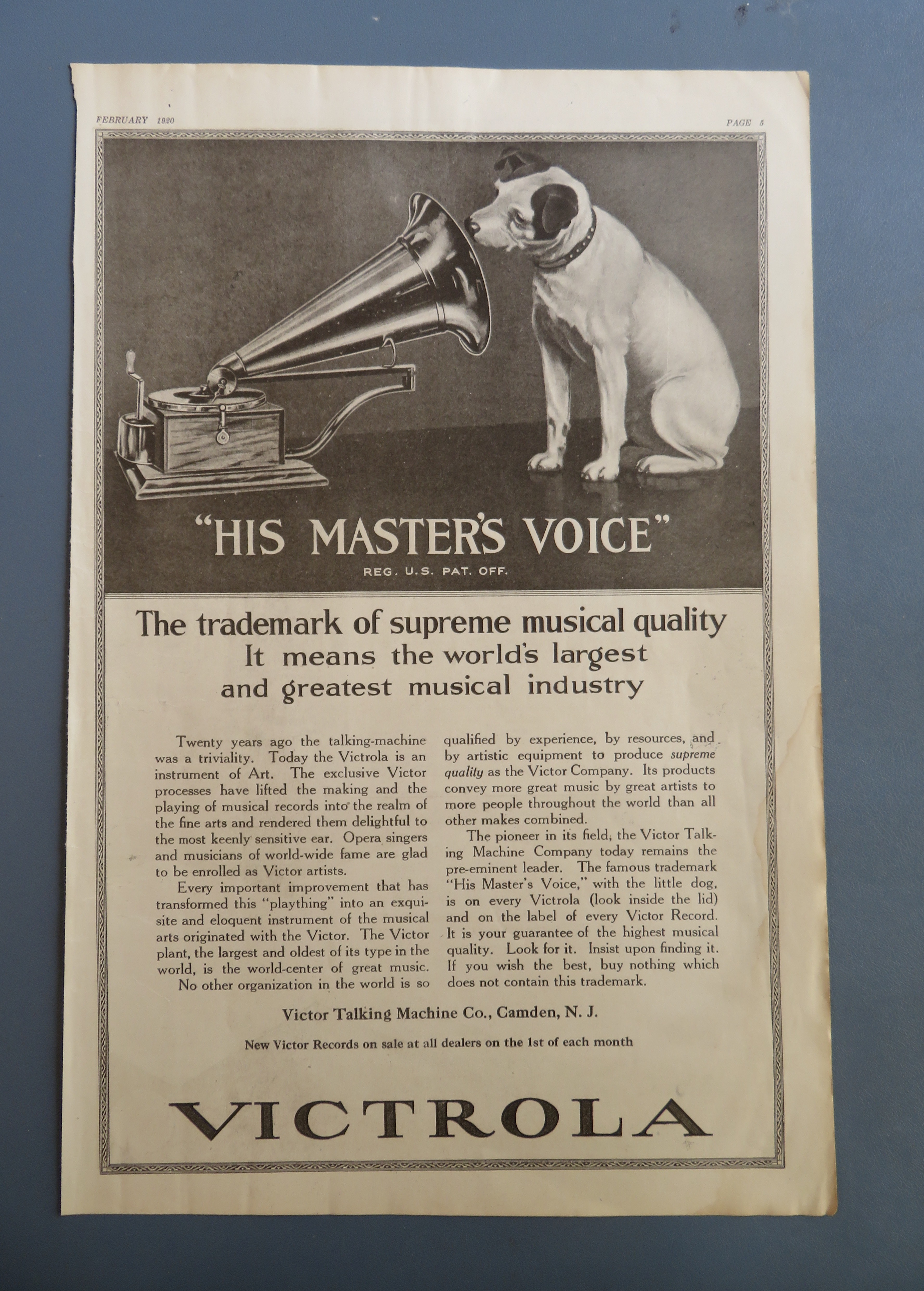 1920 Victrola with His Master's Voice