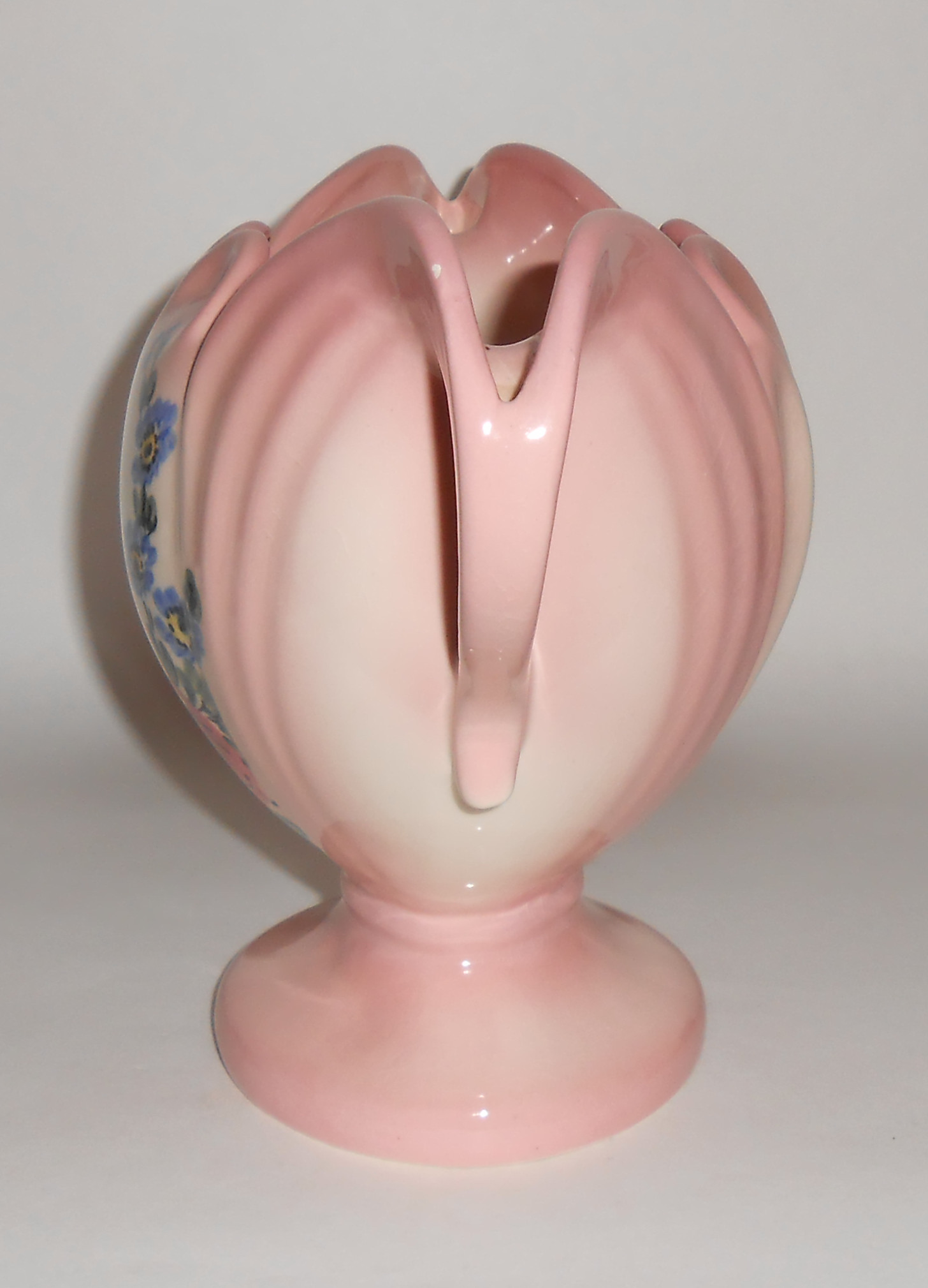 Camark Pottery Rose/Floral Decorated Two Handle Vase!