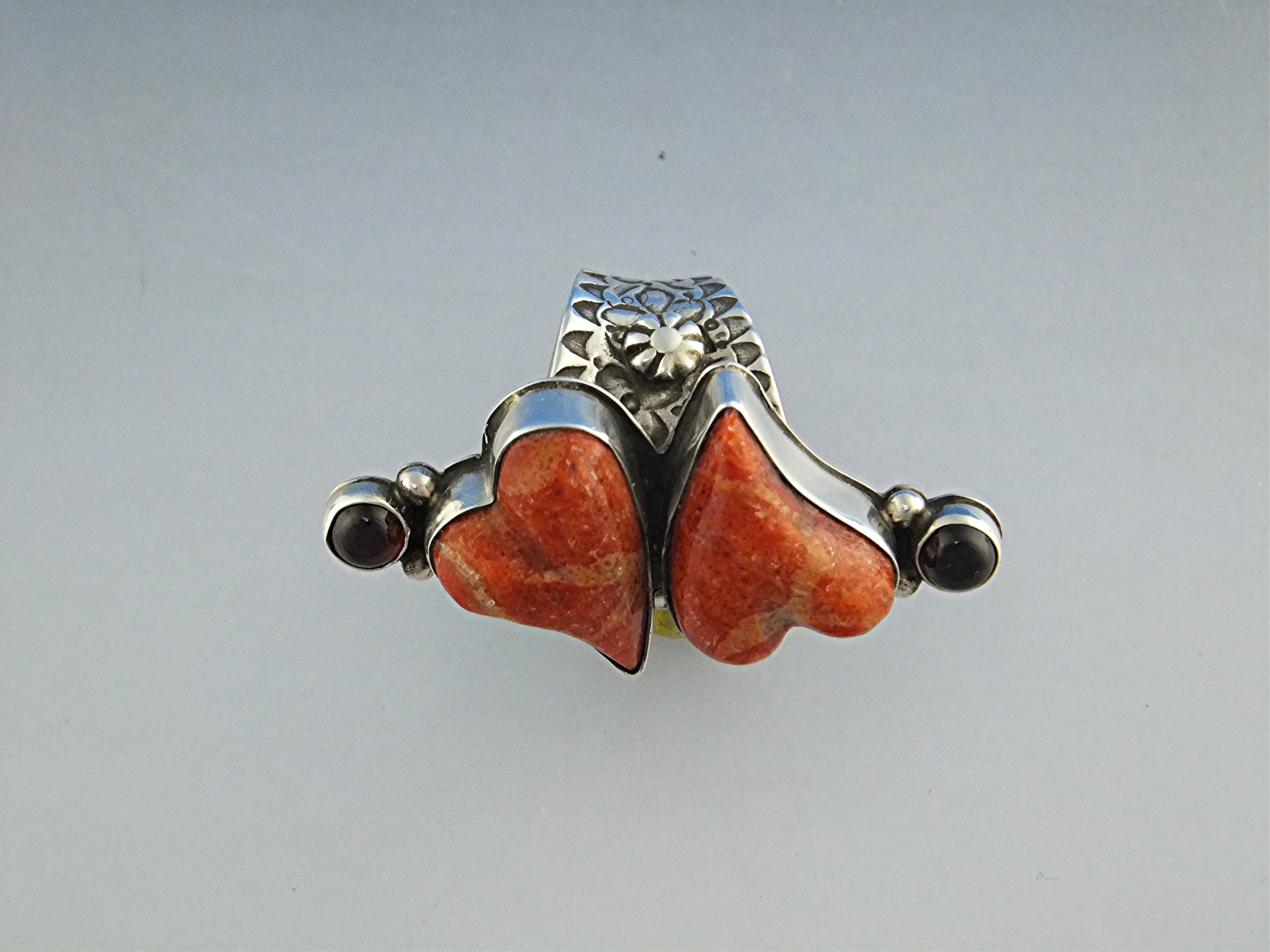 David Troutman Sterling Silver Apple Coral Hearts Ring