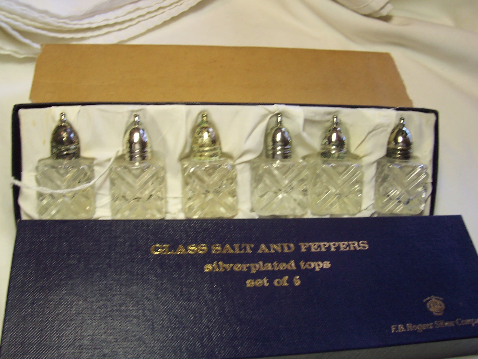 Rogers Silver Plated Crystal Salt pepper set