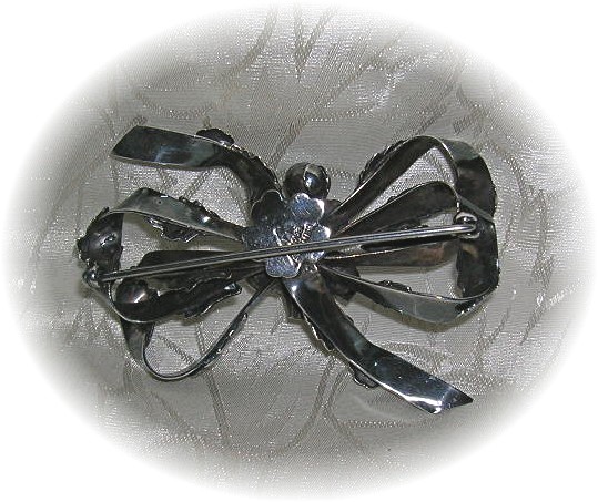 Beautiful HOBE Sterling Silver Bow Brooch