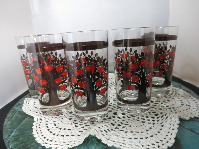 Colony Apple Apple Tree Glasses and Pitcher Set Johnny Appleseed