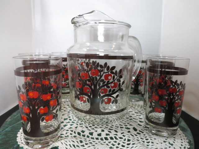 Colony Apple Apple Tree Glasses and Pitcher Set Johnny Appleseed