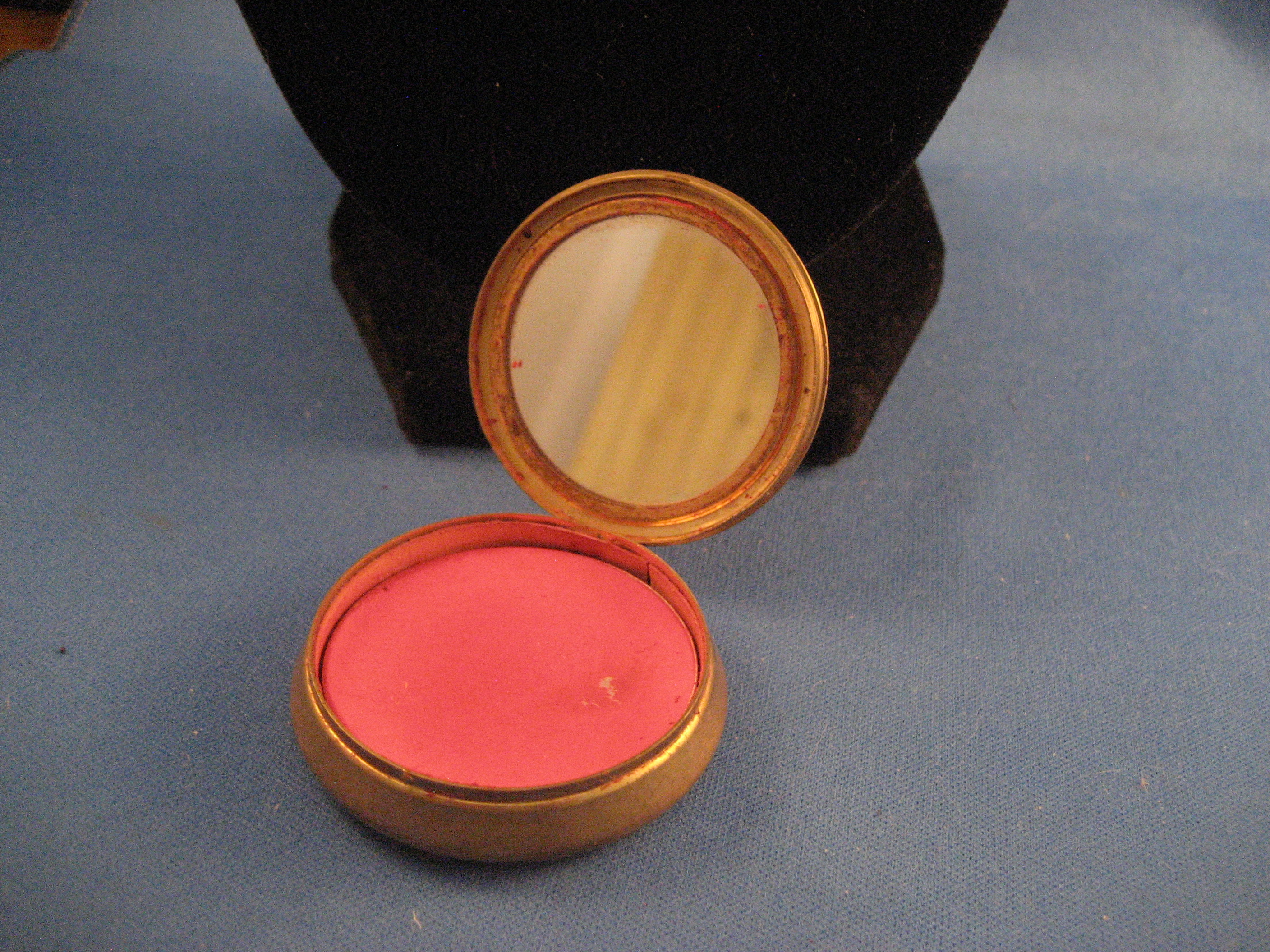 Cara Nome Rouge Compact