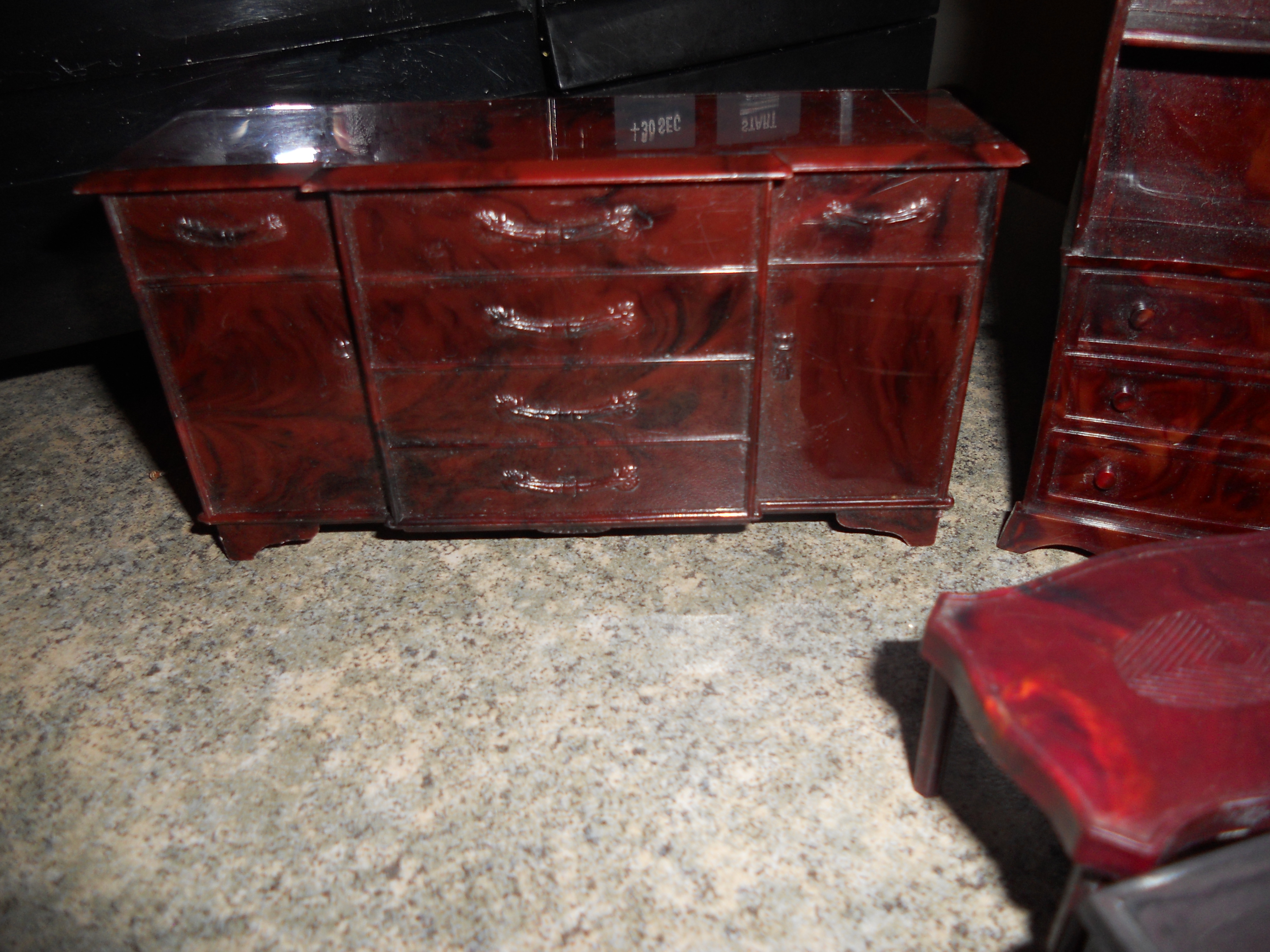 Dollhouse Furniture Lot 5 Pieces Renwal etc