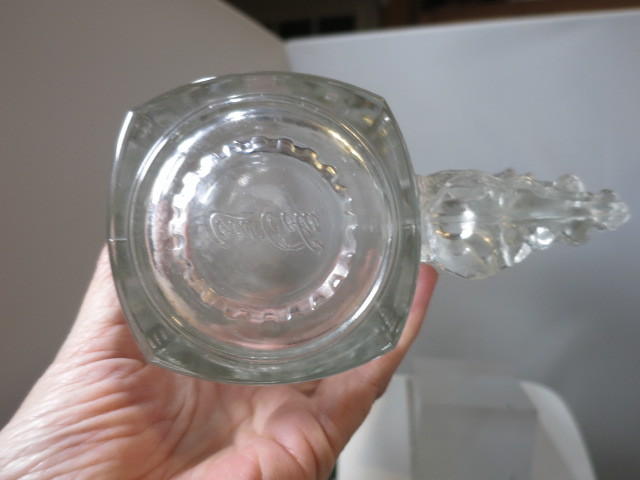 Coca Cola Glass Santa Mug 1997 20 fluid ounces