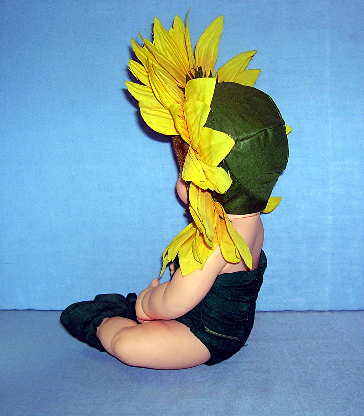 Anne Geddes 15 Inch Sunflower Doll...