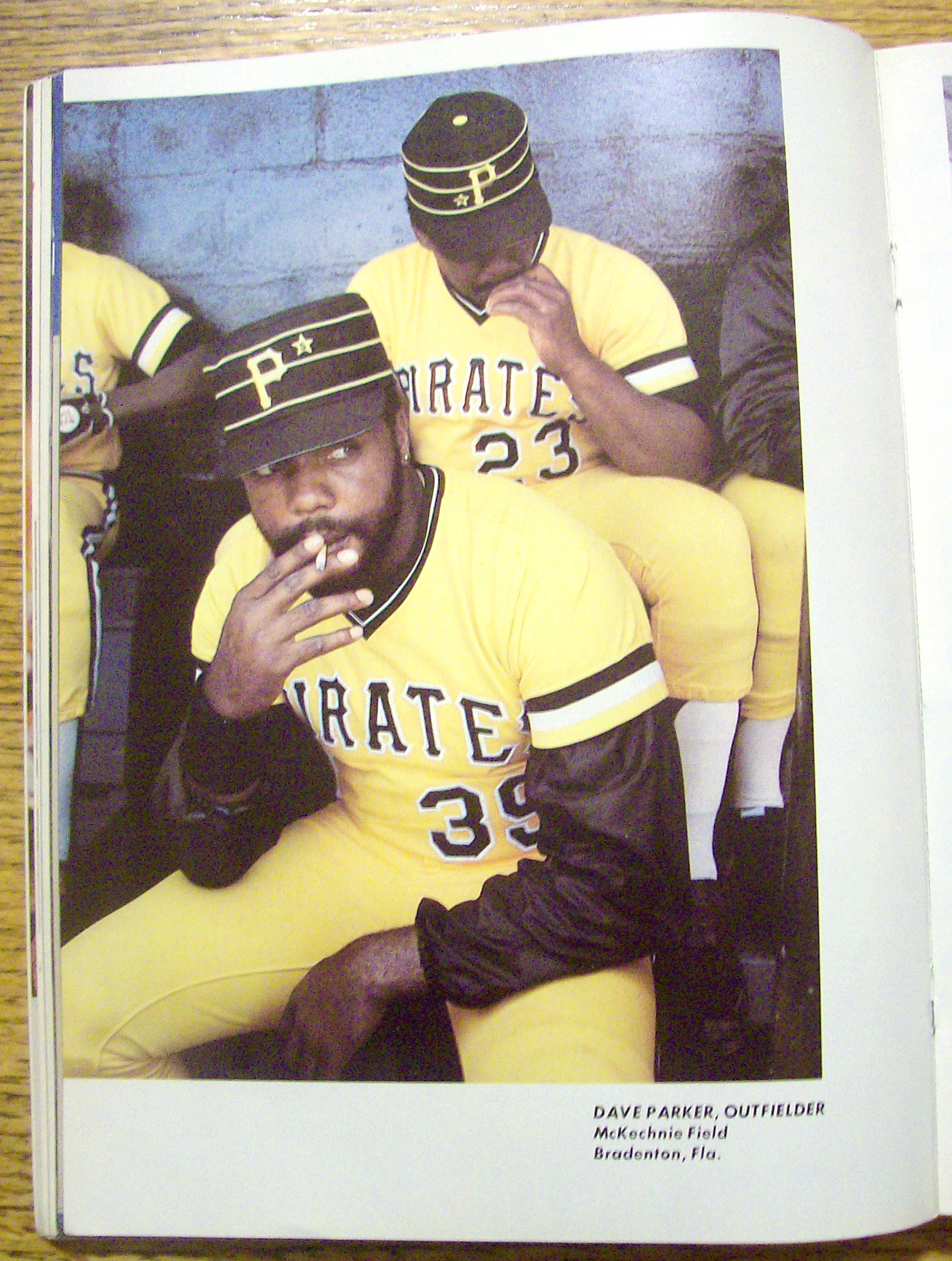 Sports Illustrated Magazine-March 8, 1982-Hawaii's Wave