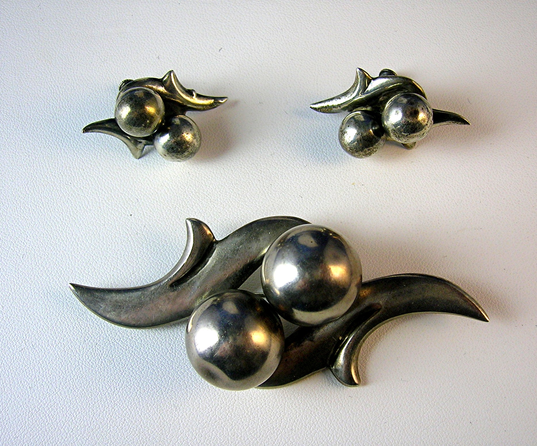 Taxco Mexico Silver Brooch and Earrings 40s - 50