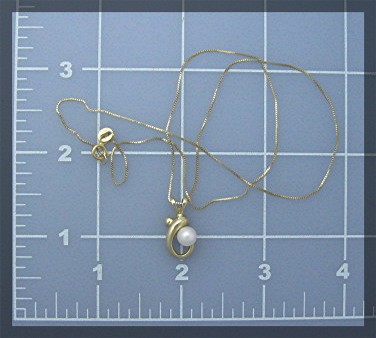 14K Gold 5.6mm Pearl Pendant Necklace